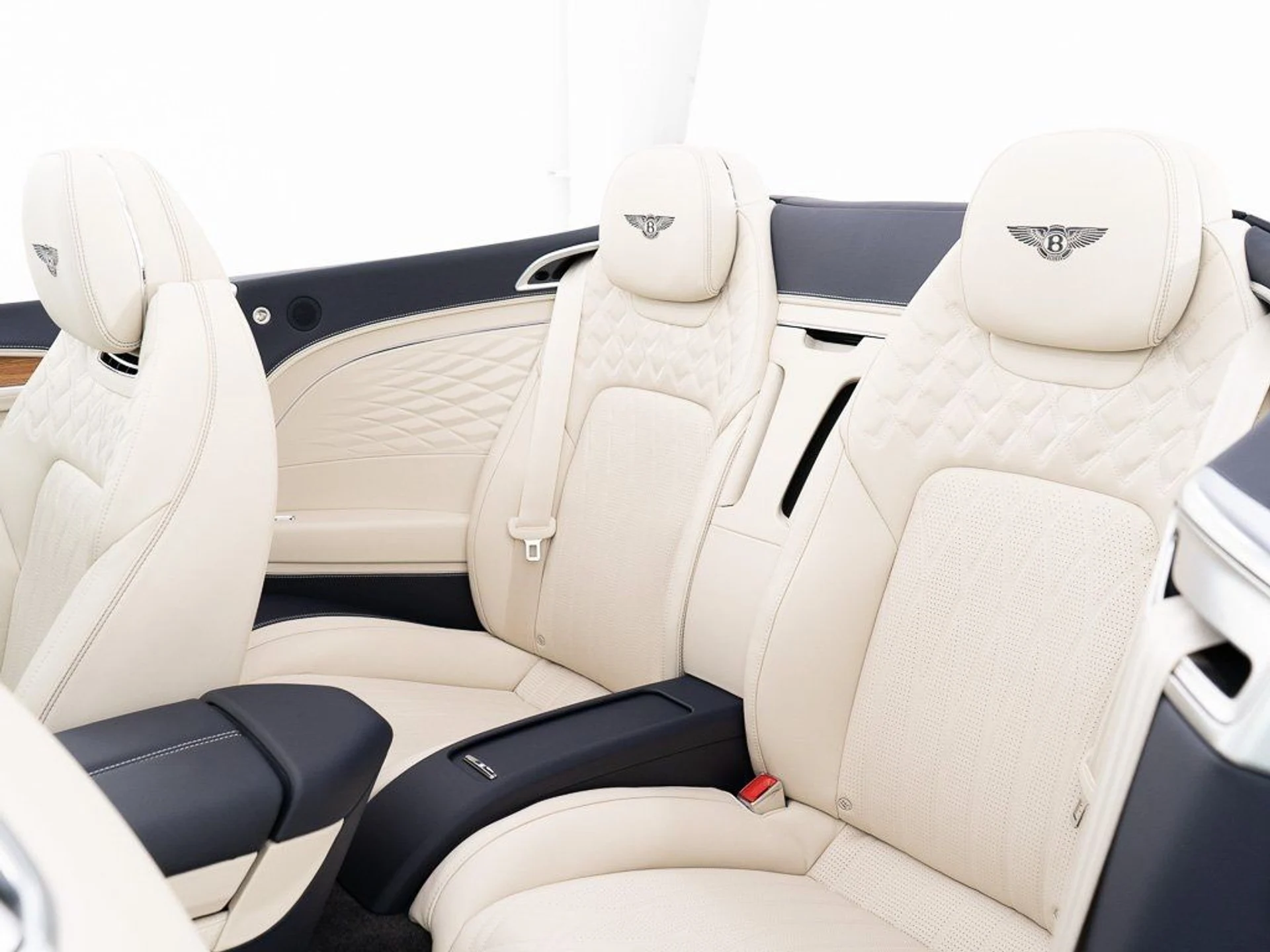 mph027_3240431637_ef2fce9f1d1d13ac3115cb60170a21a6_b7337a9d37