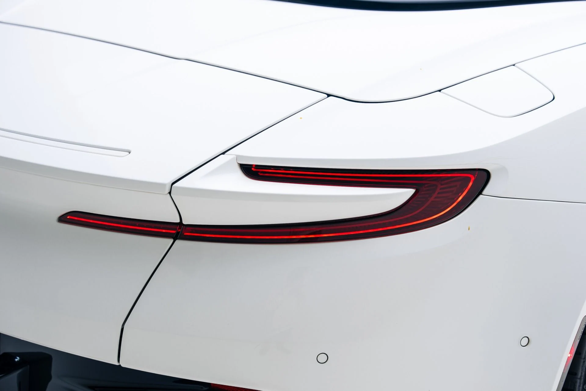 mph027_3241063367_Used_2020_Aston_Martin_DB_11_Volante_1764802988_e8c0221633