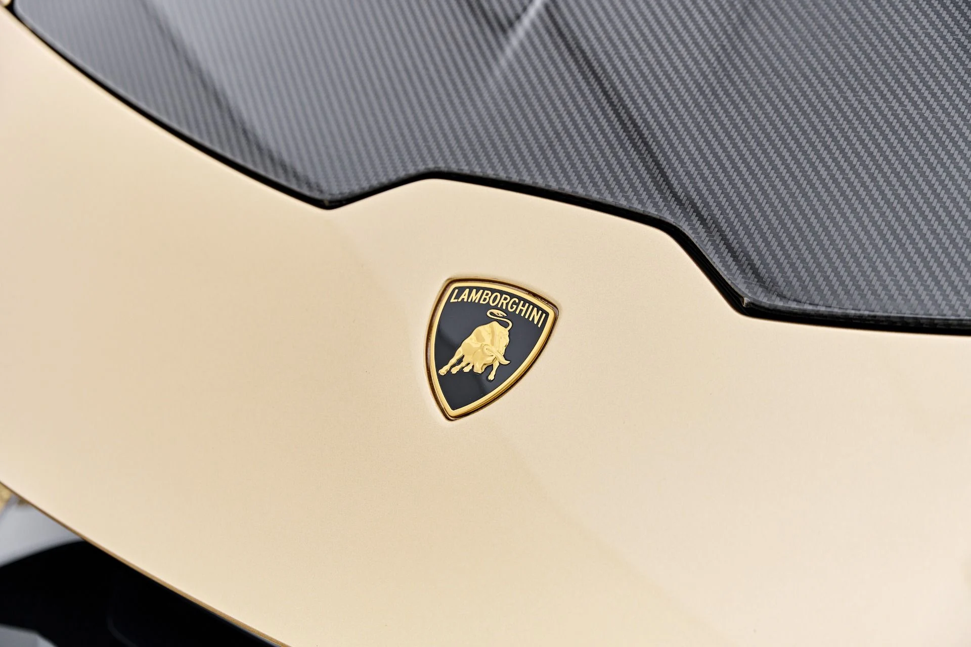 mph027_3242812763_Used_2022_Lamborghini_Huracan_EVO_Base_1791315886_da942102a5