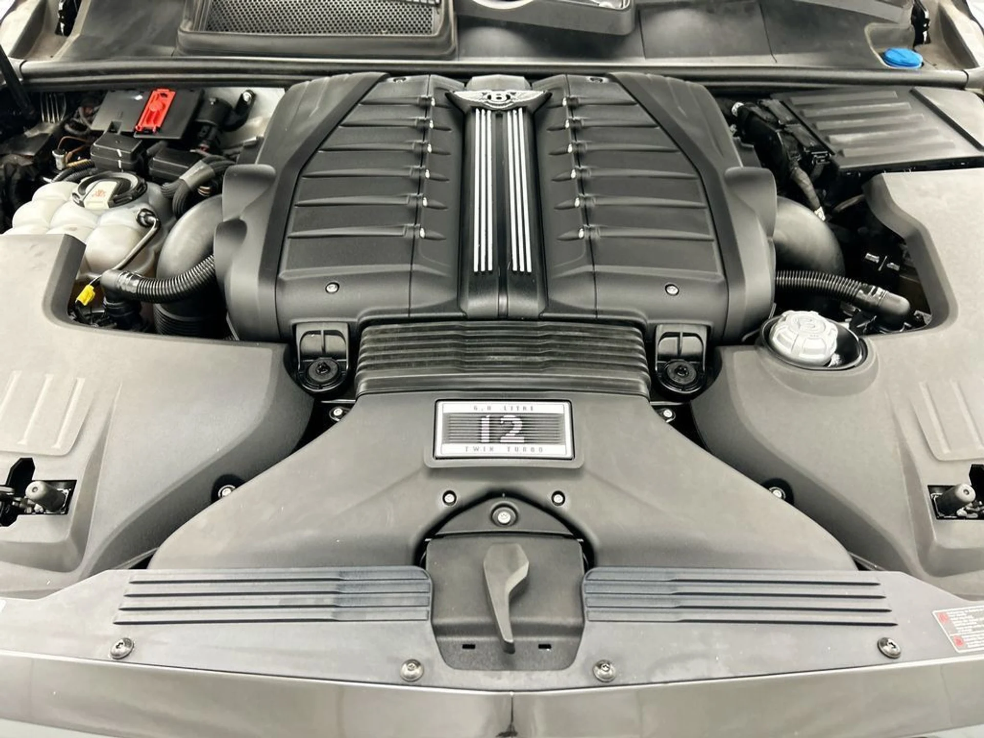 mph027_3243814748_used_2017_bentley_bentayga_w12firsteditionawd_8119_22988932_28_1024_4b9eae208a