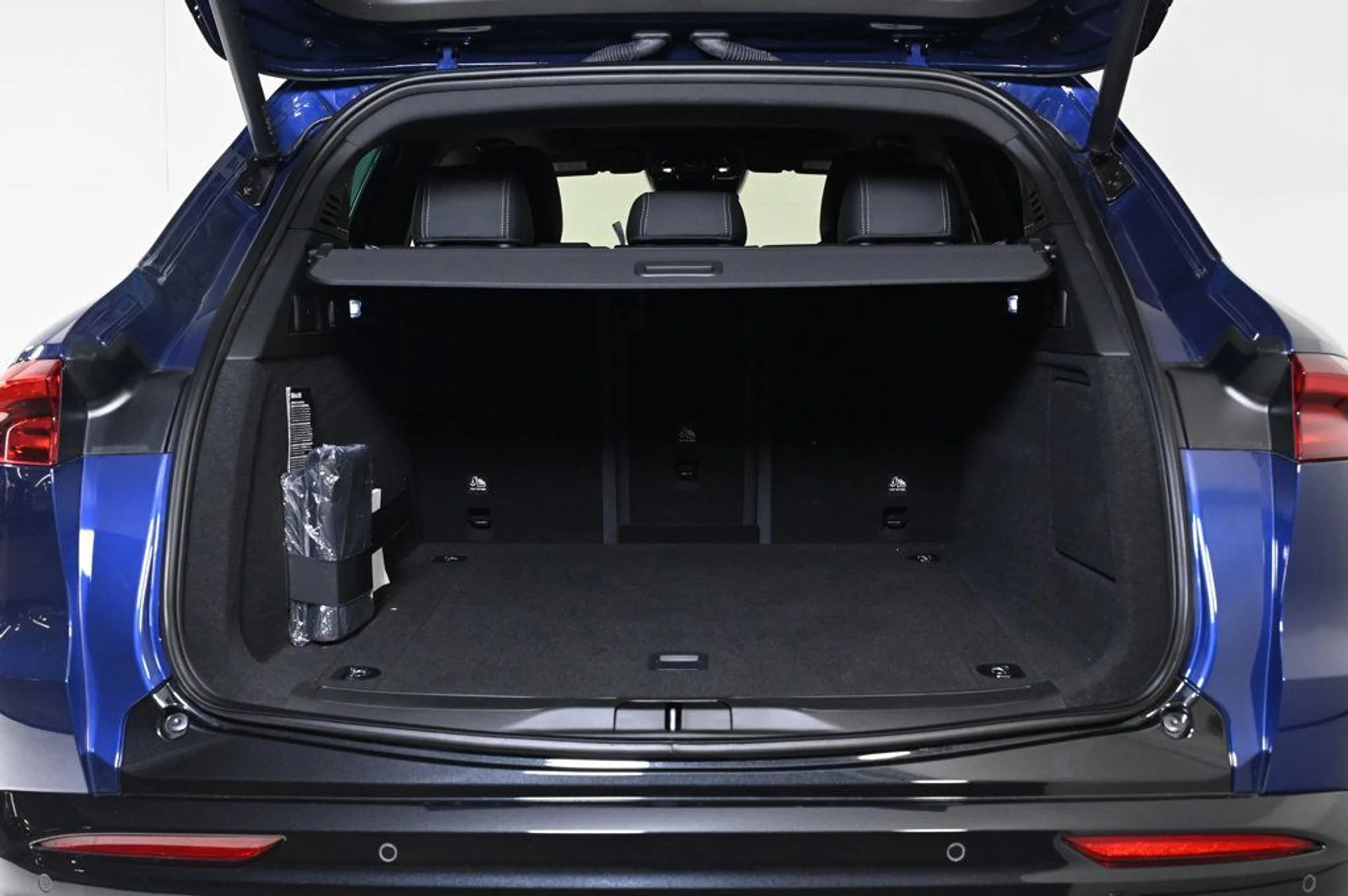 mph027_324413412_used_2025_maserati_grecale_modena_11350_22941787_27_1024_0fd1088fb3