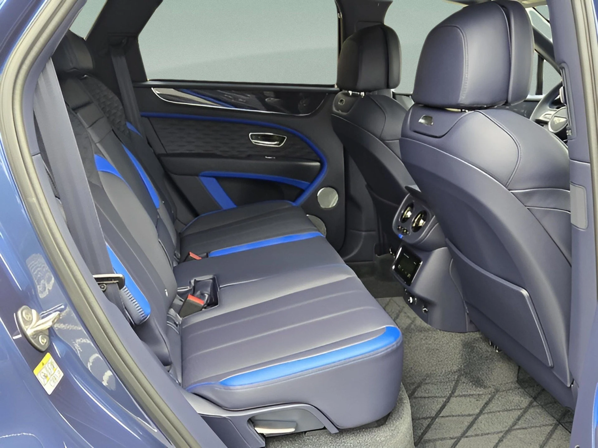 mph027_3251737584_b4e18ef3bfd4d78dbe6217f338b451eax_77cd96a5d3