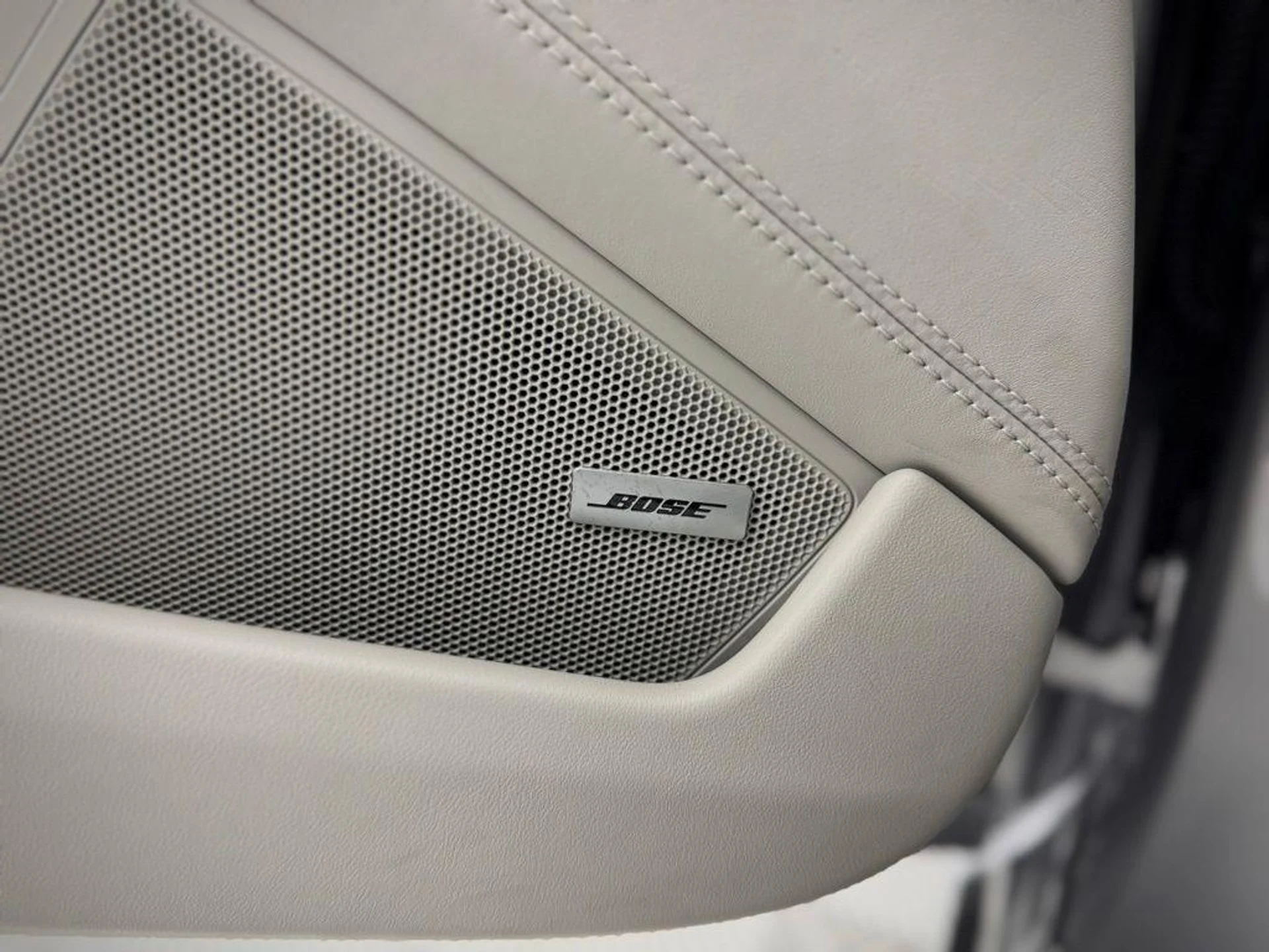 mph027_326845150_t7yu_Nlu_Aq6f7_w9ap_Dy4_Xmdky_P0_675a70451d