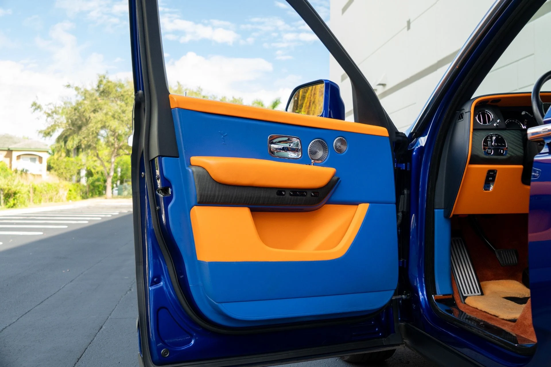 mph027_3272306492_Used_2019_Rolls_Royce_Cullinan_1764189669_db5bd9478f