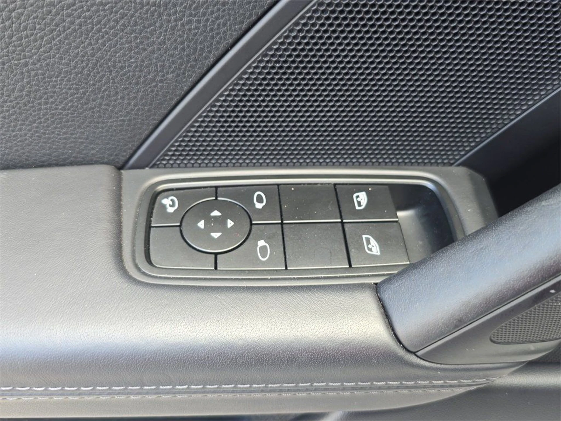 mph027_3273558035_ee0229abed5905ea174194cf1b4ecb37_5729da0d78