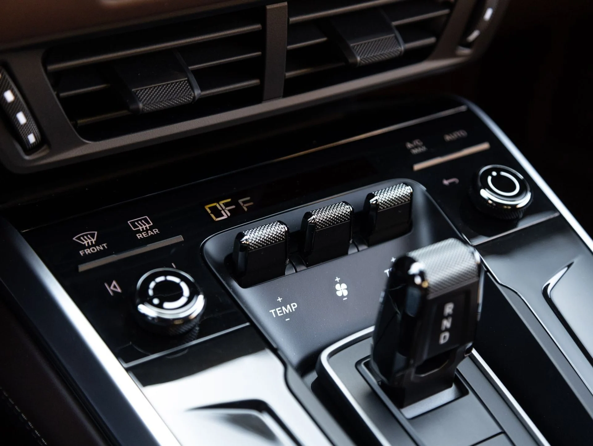 mph027_3288099715_28_702a11c678