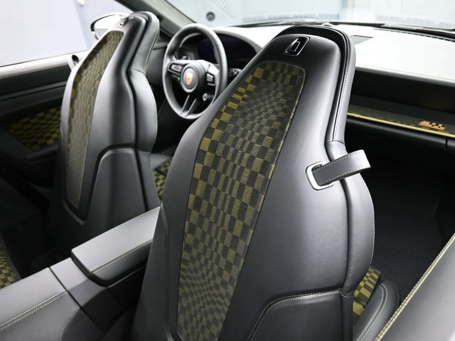 mph027_3293481015_94c1e76c93591a6a14720c85aebe3a88_2c8863fd5c