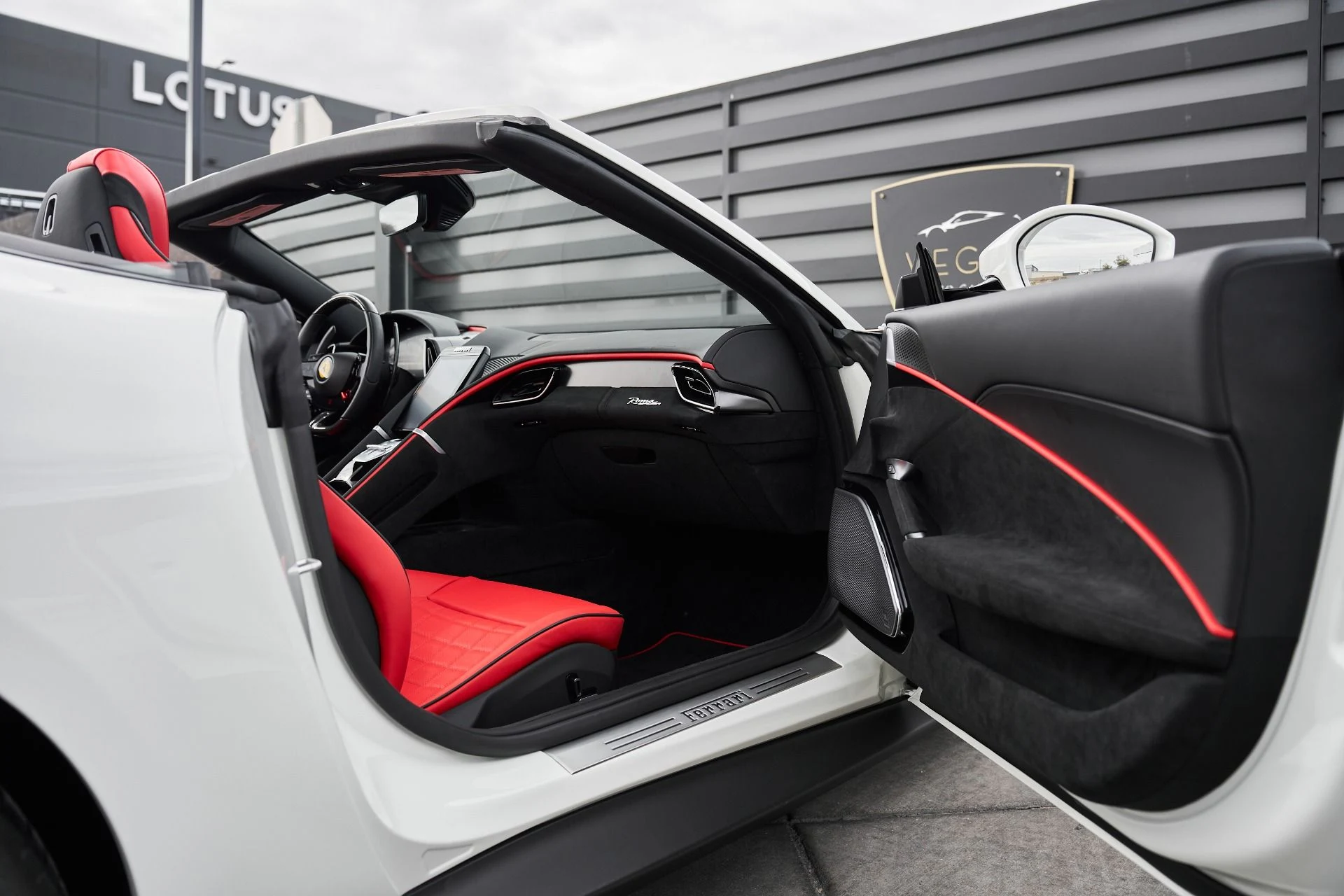 mph027_3295485355_Used_2024_Ferrari_Roma_Base_1763170071_b54064d7df