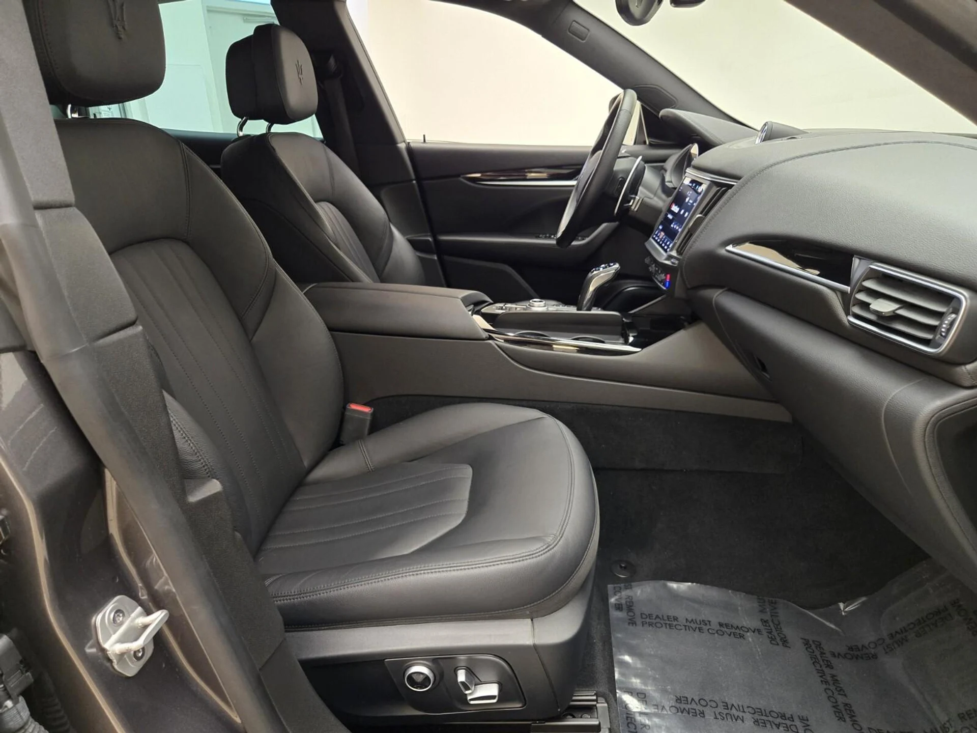 mph027_3295807164_Used_2021_Maserati_Levante_S_1768891458_1982477741