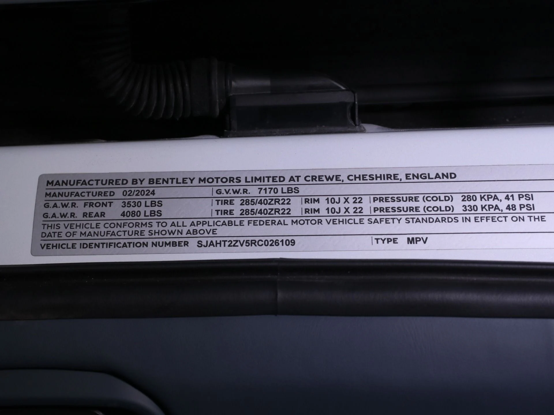 mph027_3296958395_Used_2024_Bentley_Bentayga_EWB_1757480370_5e284a9d88