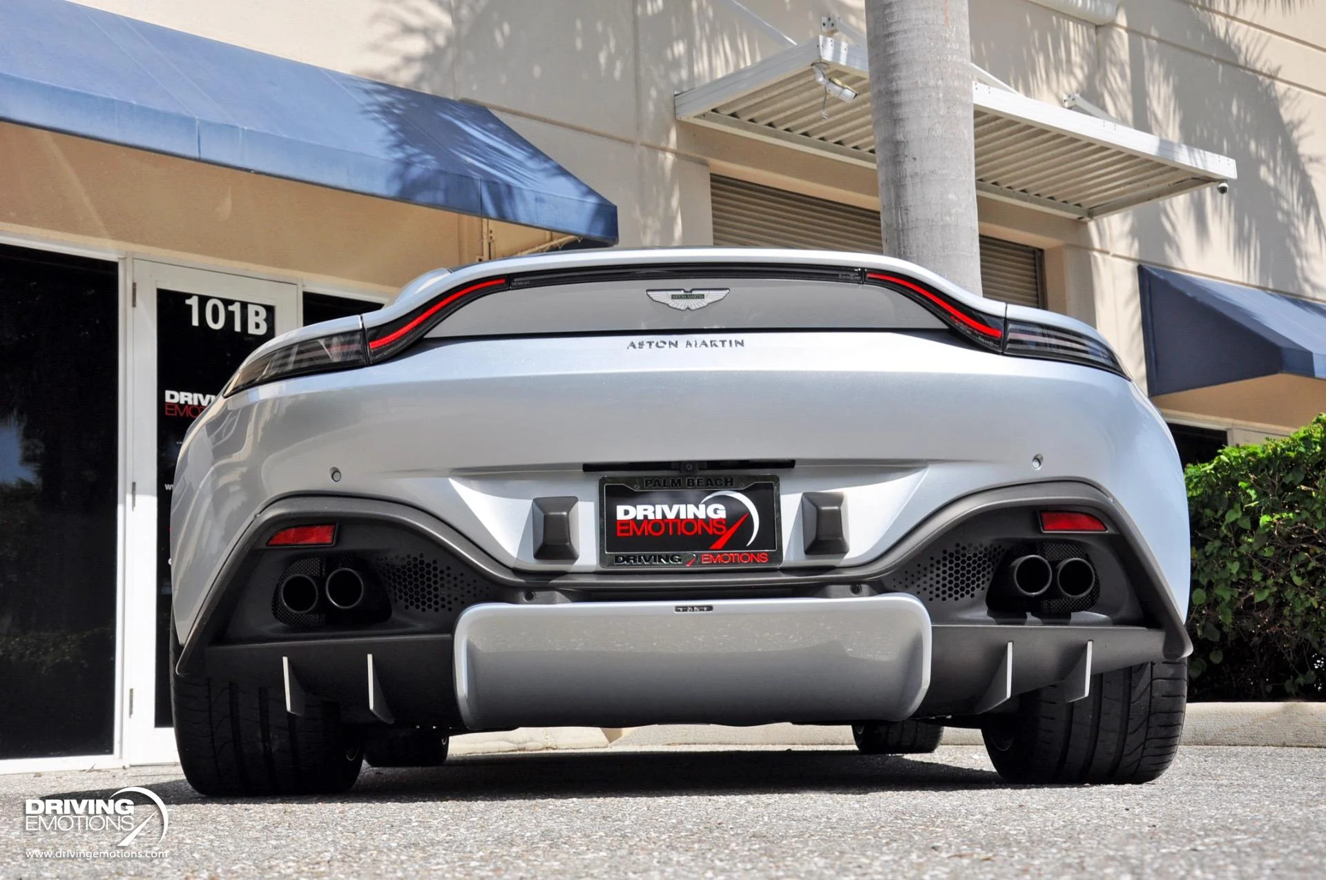 mph027_3302043203_880_p28_l_7ef7d29cd2