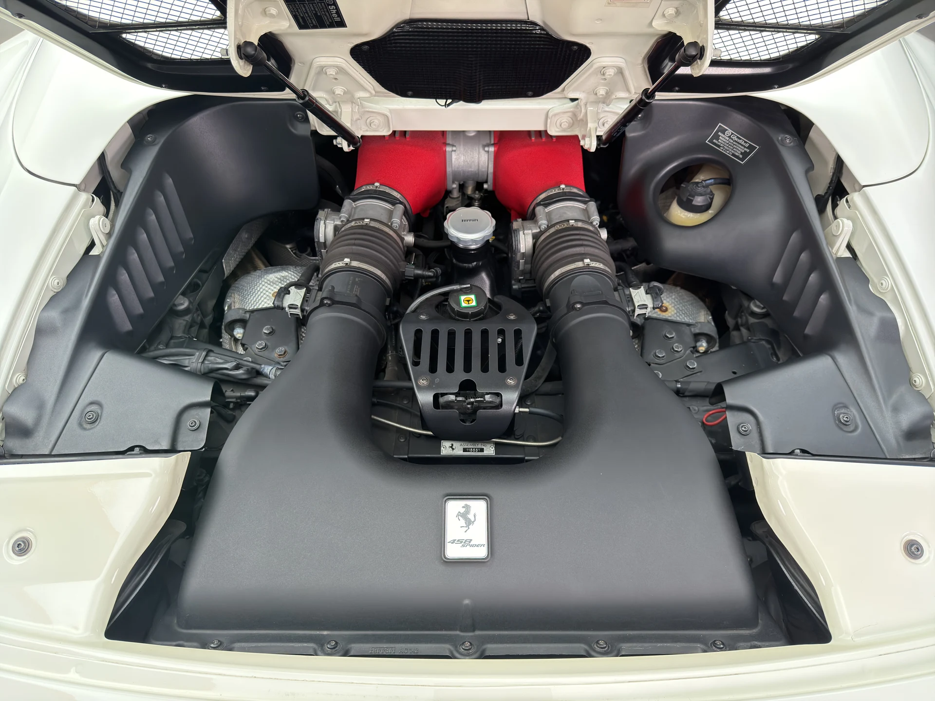 mph027_3307696260_PR_01_X_engine_bay_001_3f23e9c5a2