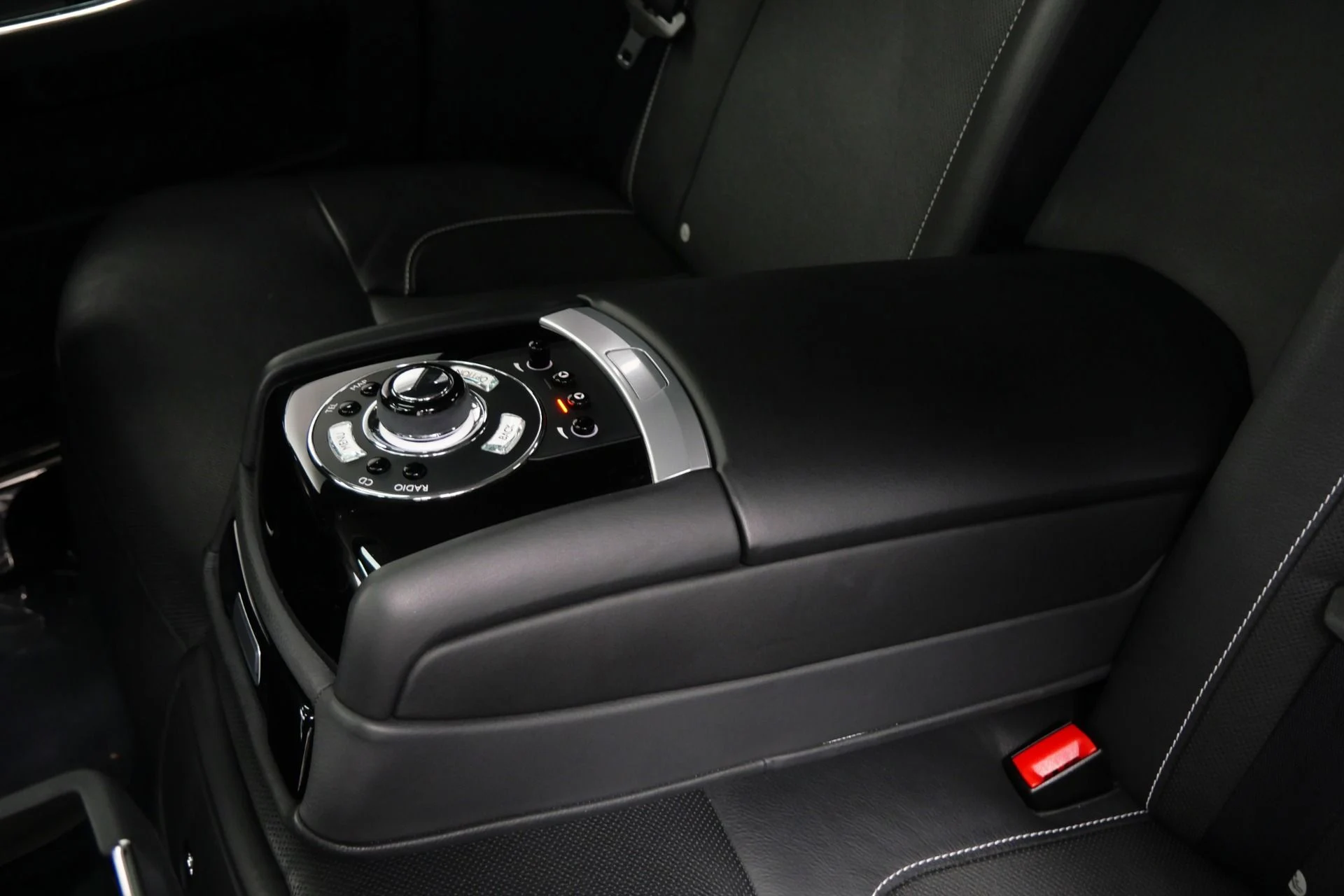 mph027_3321570423_Used_2013_Rolls_Royce_Ghost_Rear_Seat_Entertainment_Picnic_Tables_V12_Power_1766770439_3146e0d9d0