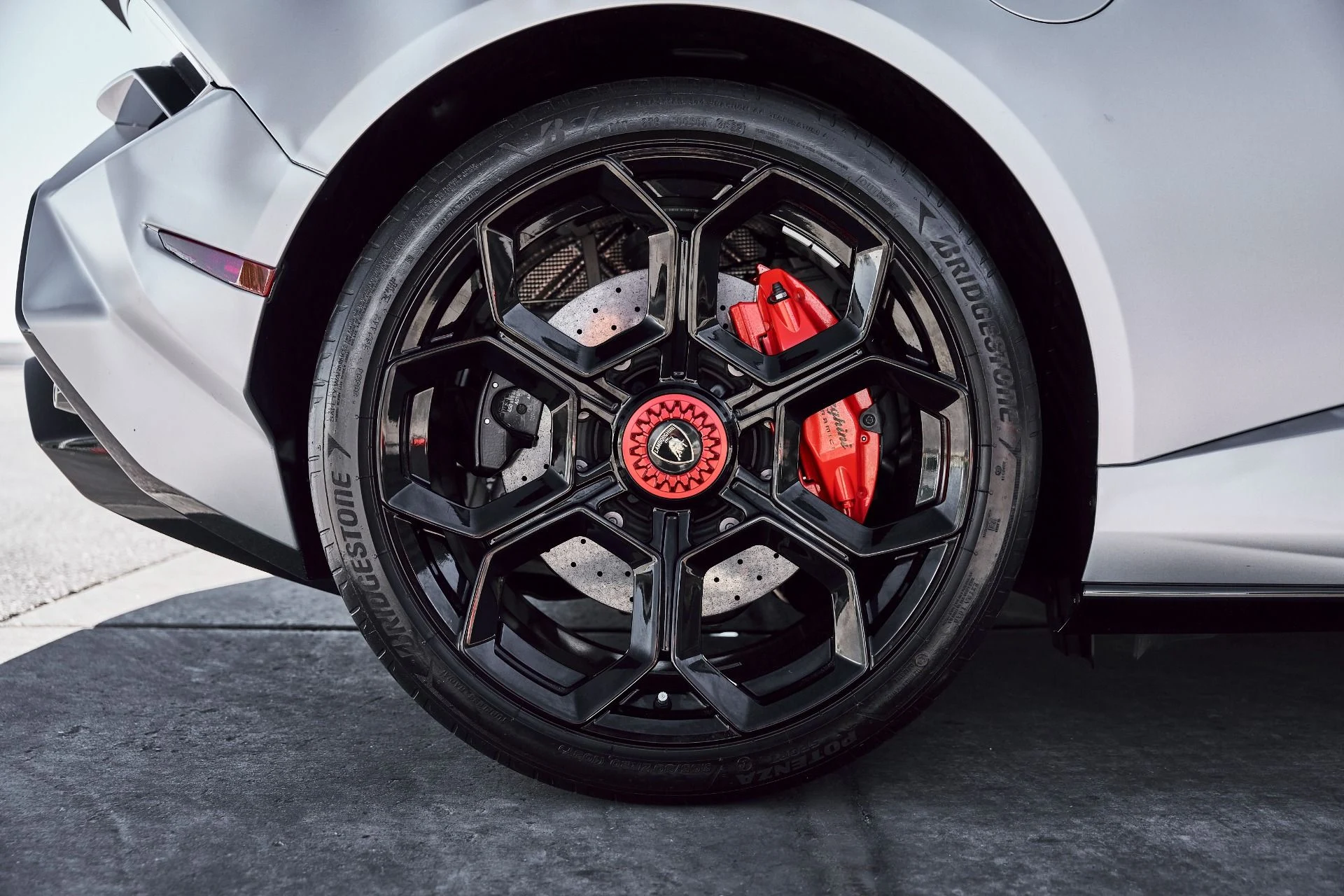 mph027_332343778_Used_2023_Lamborghini_Huracan_Tecnica_Base_1773532120_992fbfee07