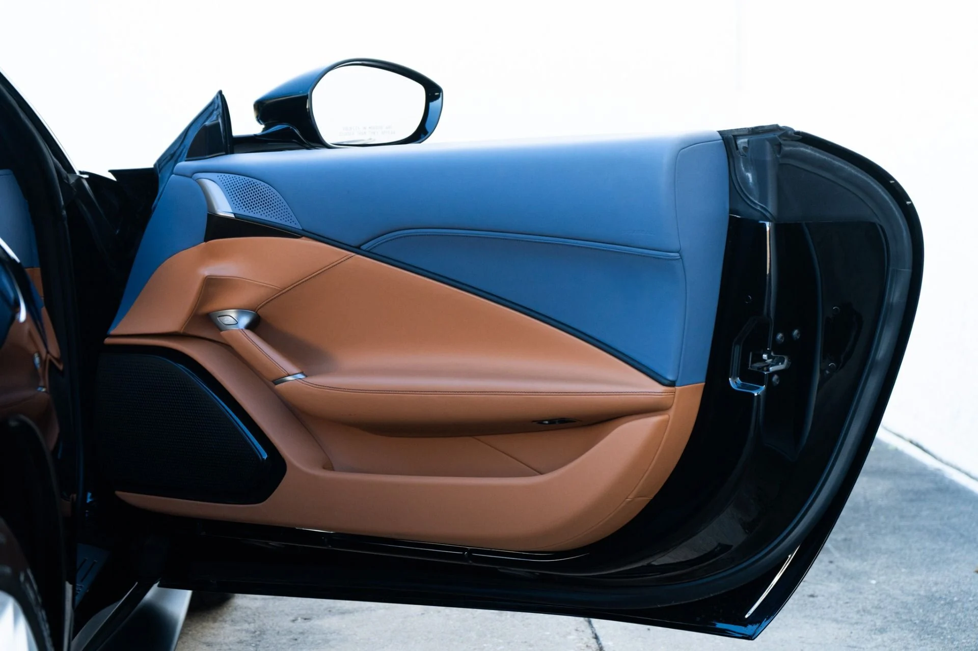 mph027_3324337071_Used_2022_Ferrari_Roma_1764112587_47a3ce5a6c