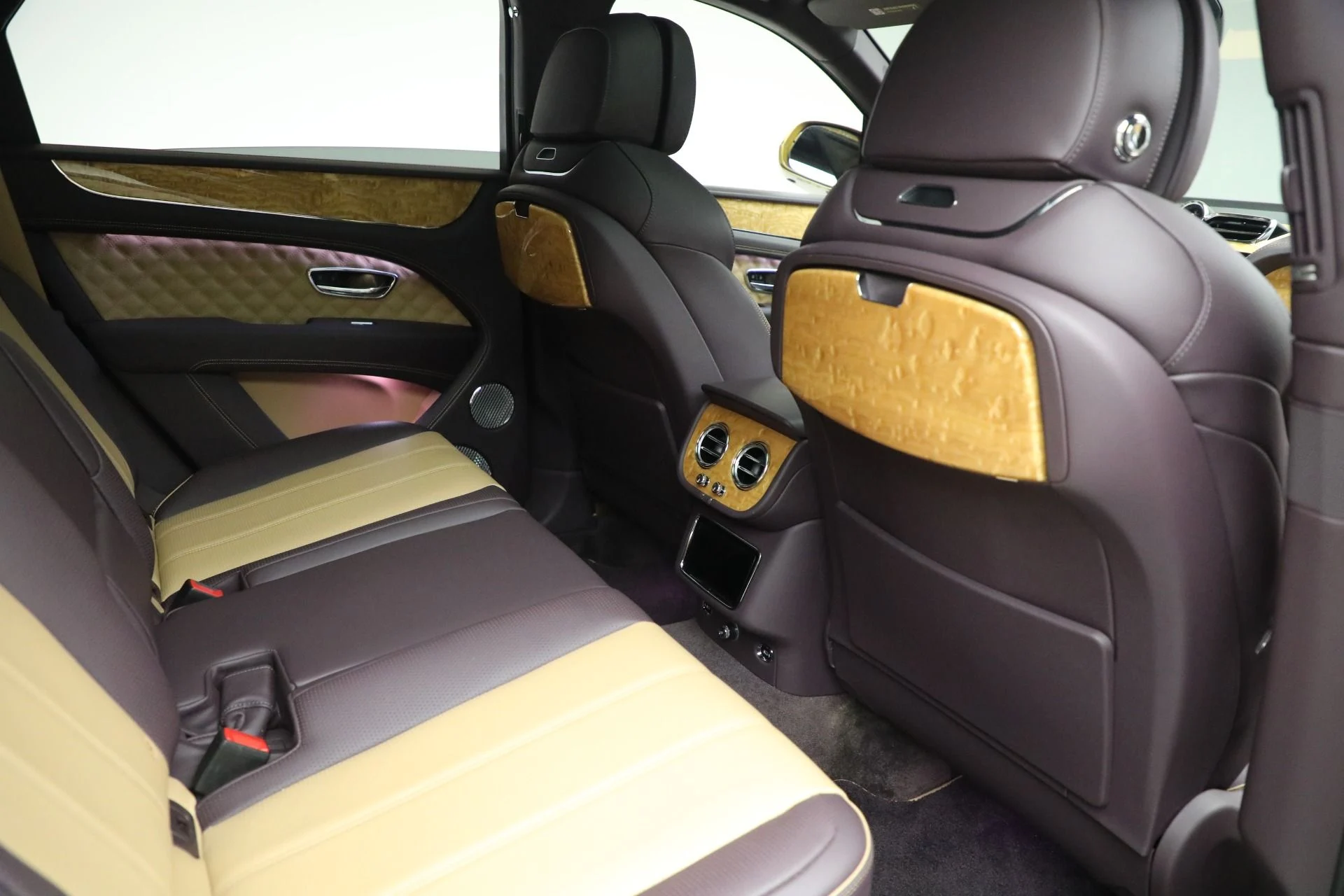 mph027_3324470538_Used_2022_Bentley_Bentayga_Speed_1761593261_8eec2bc7fb