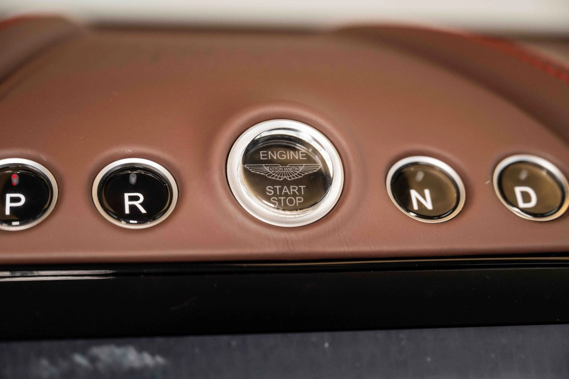 mph027_3325245087_Used_2023_Aston_Martin_DBX_707_1697843884_748501ab59