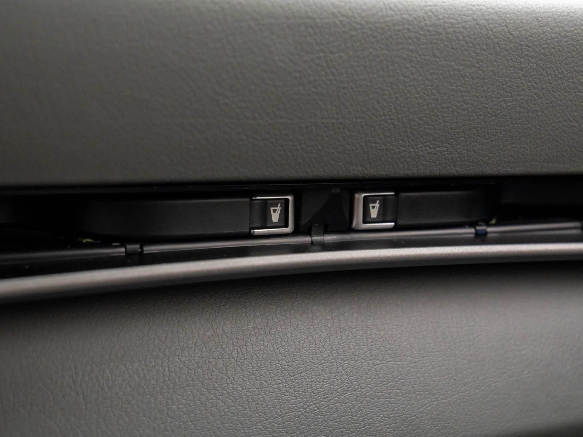 mph027_3326624925_713033facb5c8e727d3a9240f8d11596x_18f3d317d7