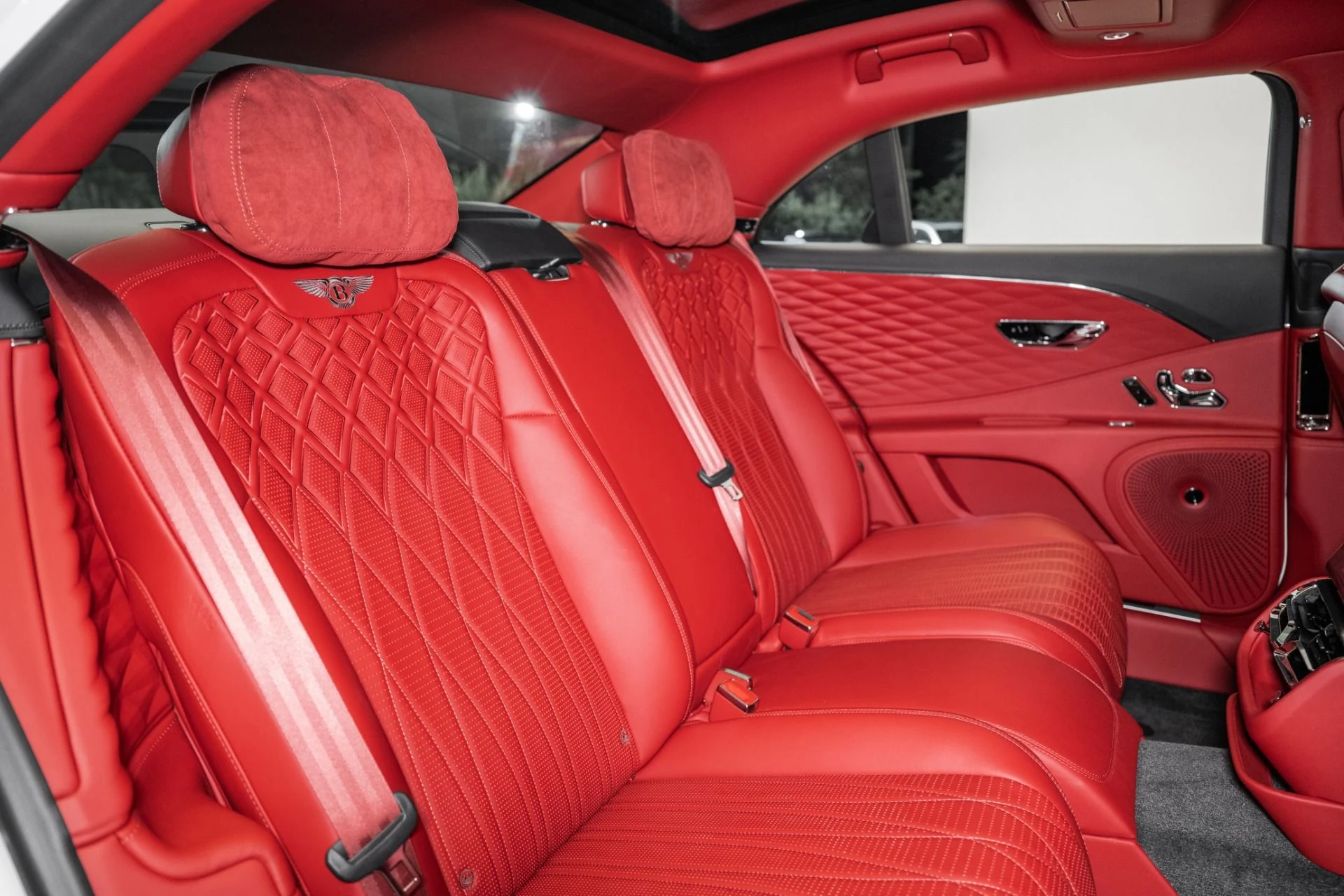 mph027_3329985077_Used_2021_Bentley_Flying_Spur_V8_1752848814_bb8e5a9a16