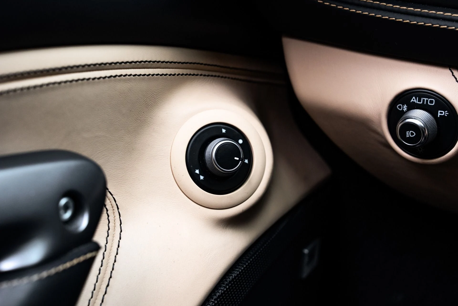 mph027_3330577692_Used_2022_Ferrari_F8_Tributo_1775088257_5a6900fafd