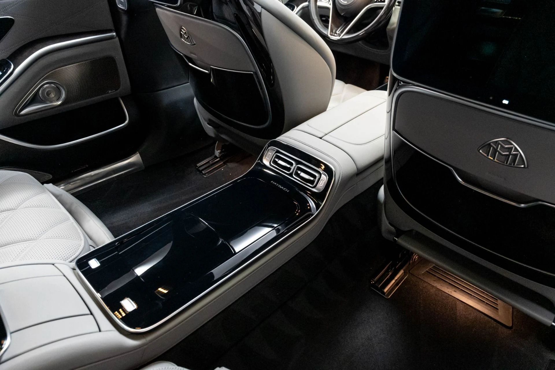 mph027_3335558012_Used_2024_Mercedes_Benz_S_Class_Maybach_S_680_4_MATIC_1777501614_b7fa1c24da