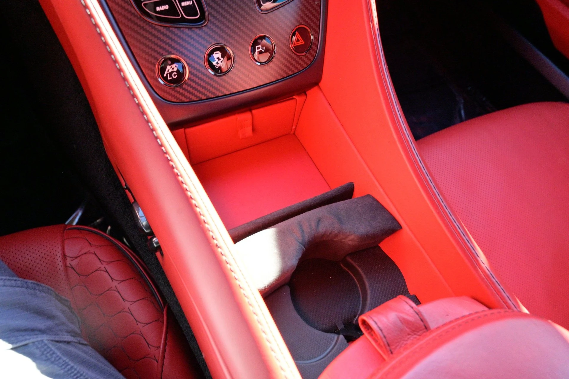 mph027_3356015804_17ec10555cdc44f792cda6ea0e1938f5_d1aeb6d014