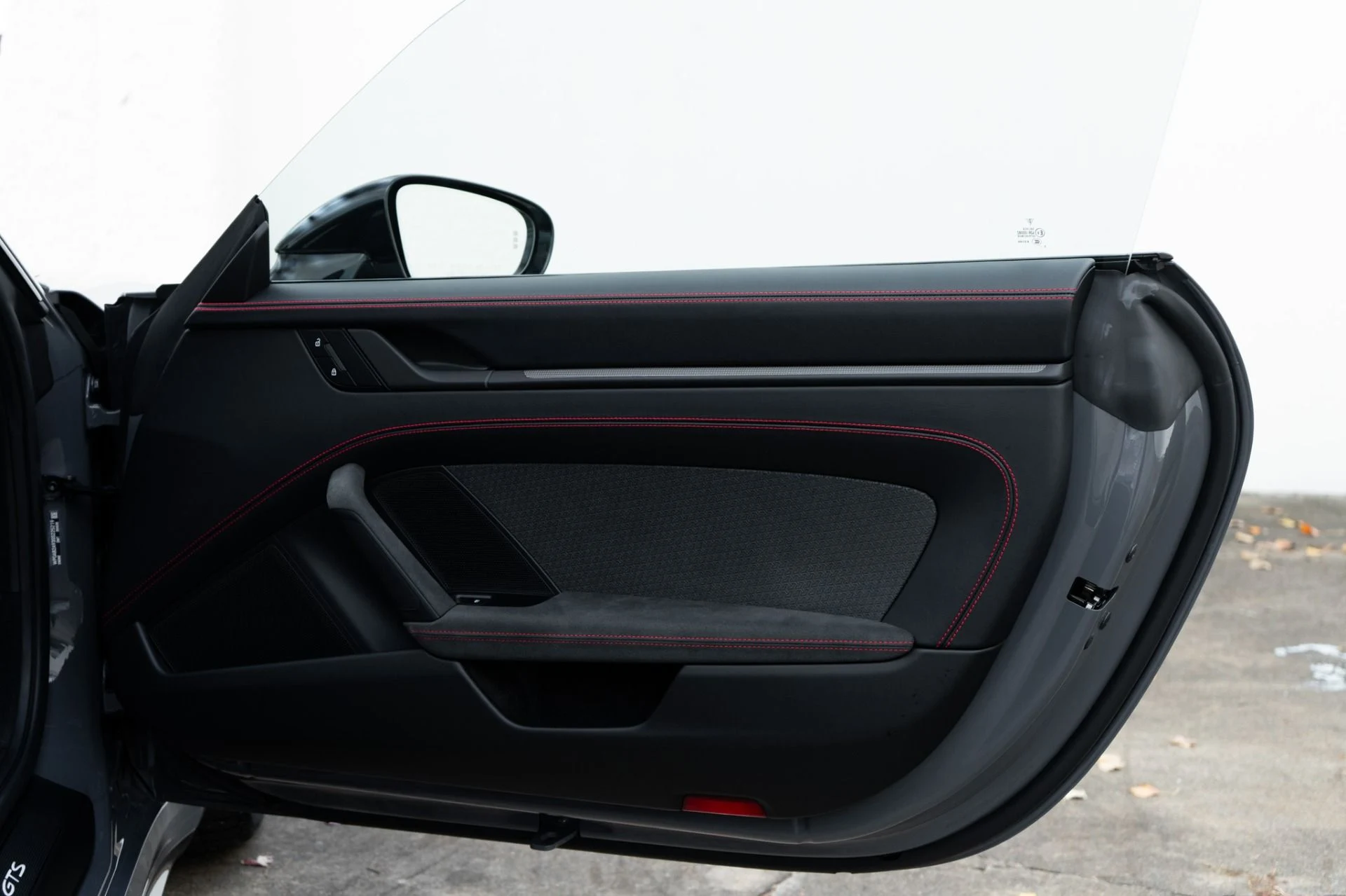 mph027_3358224457_Used_2025_Porsche_911_Carrera_4_GTS_1766512574_1f545e9820