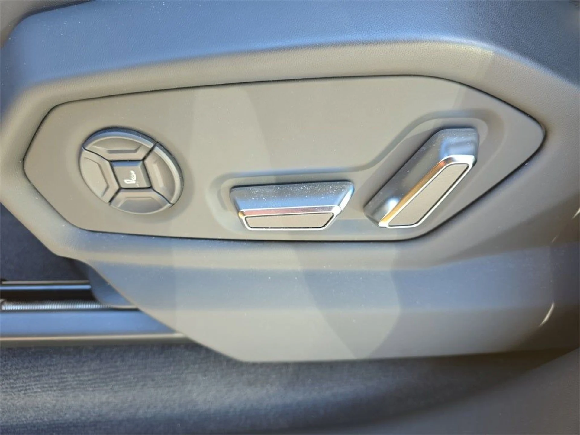 mph027_3367604895_28_c3aa0ae21a