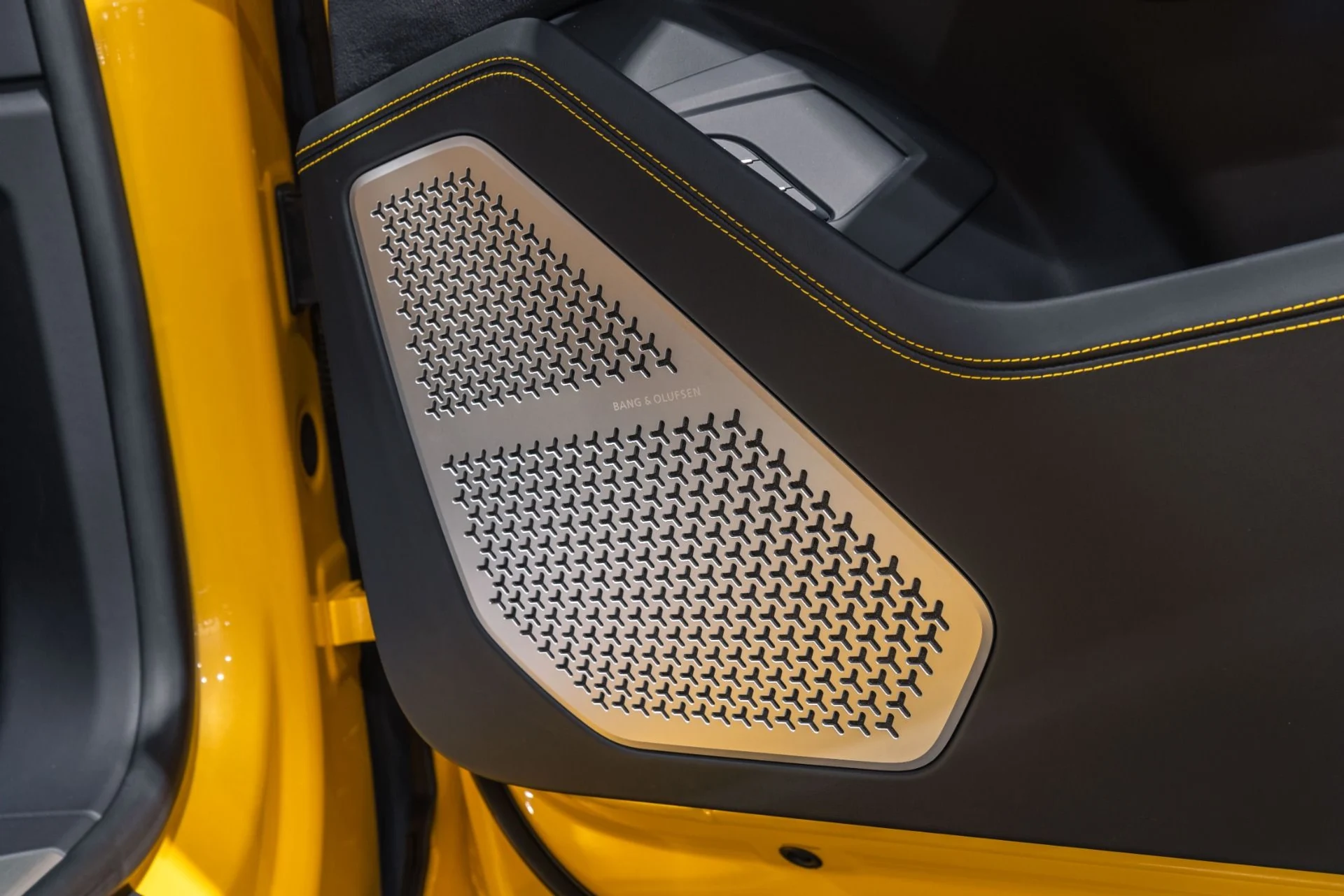 mph027_3368044135_Used_2021_Lamborghini_Urus_Pearl_Capsule_w_FULL_RYFT_Exhaust_1771450400_9146d05a7e