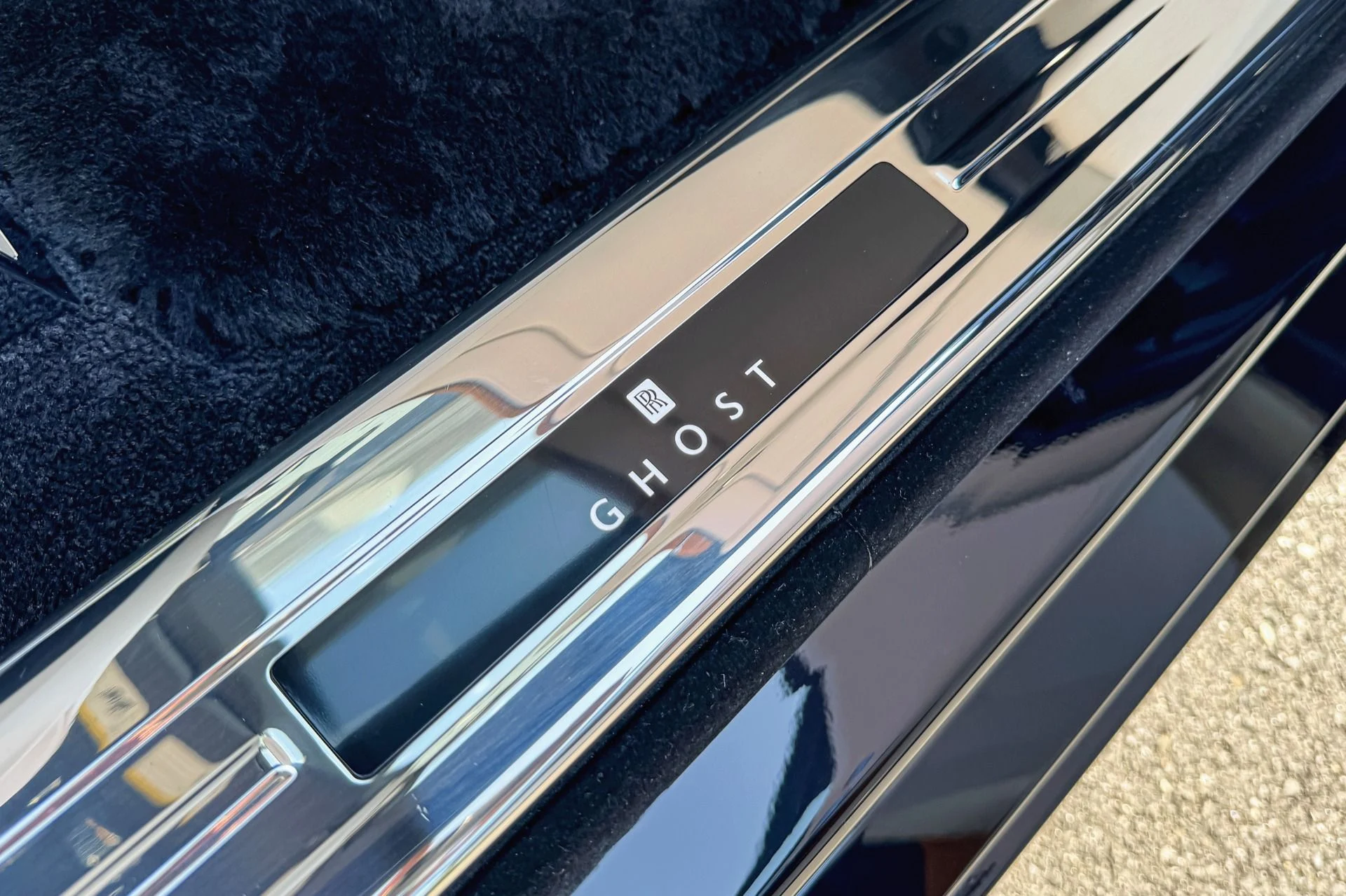 mph027_3371675821_Used_2021_Rolls_Royce_Ghost_1755072404_afb31b0573