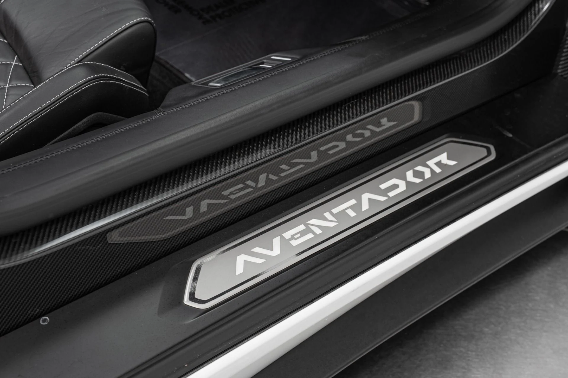 mph027_3372252071_Used_2019_Lamborghini_Aventador_LP_740_4_S_Roadster_1758210242_6d3df96f4c