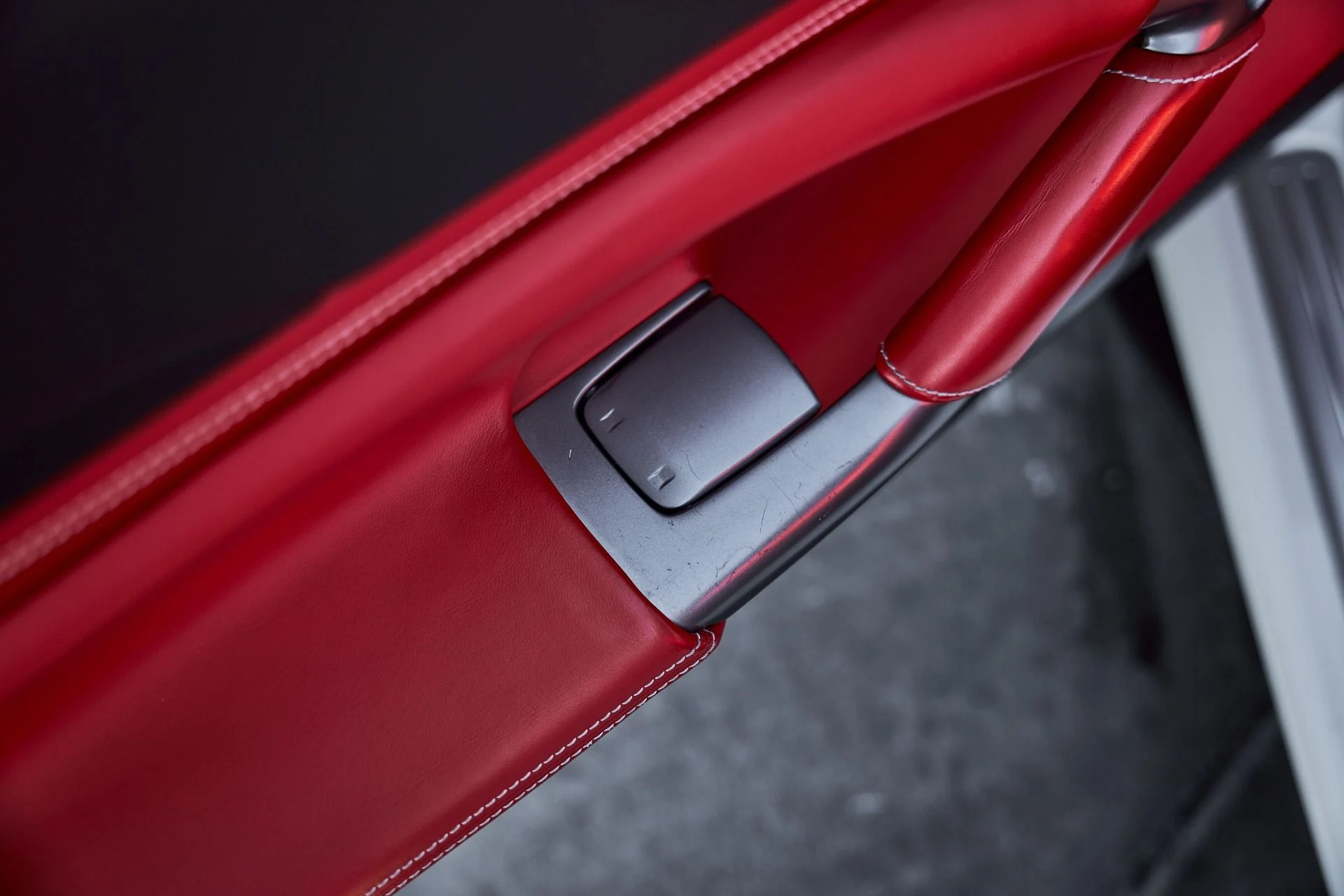 mph027_3375478812_Used_2021_Ferrari_F8_Tributo_1766025174_b5972ebab4