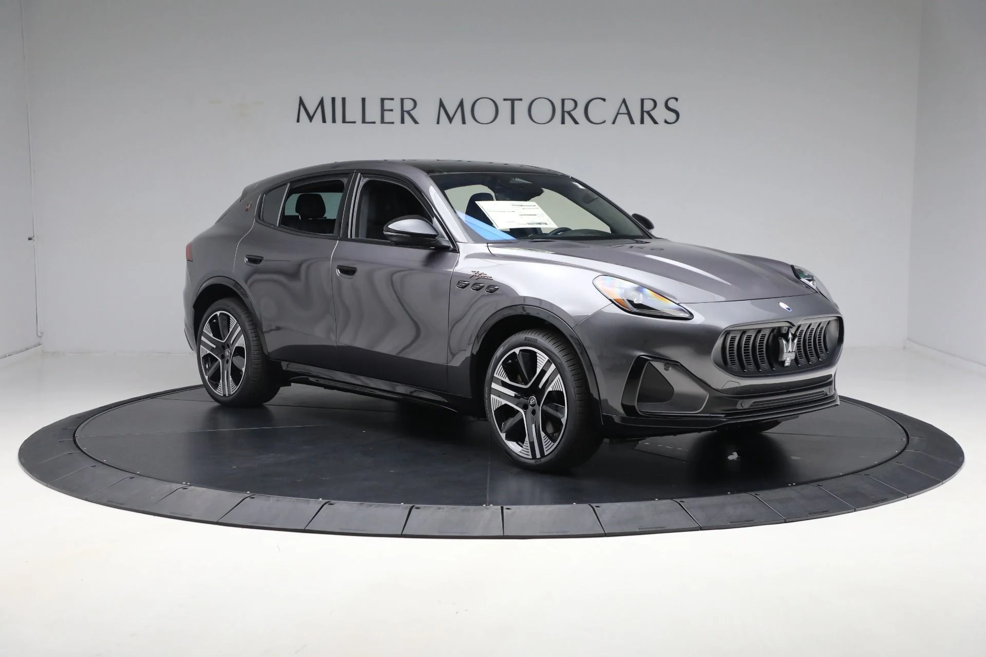 mph027_3377068433_New_2025_Maserati_Grecale_Folgore_e47217281a