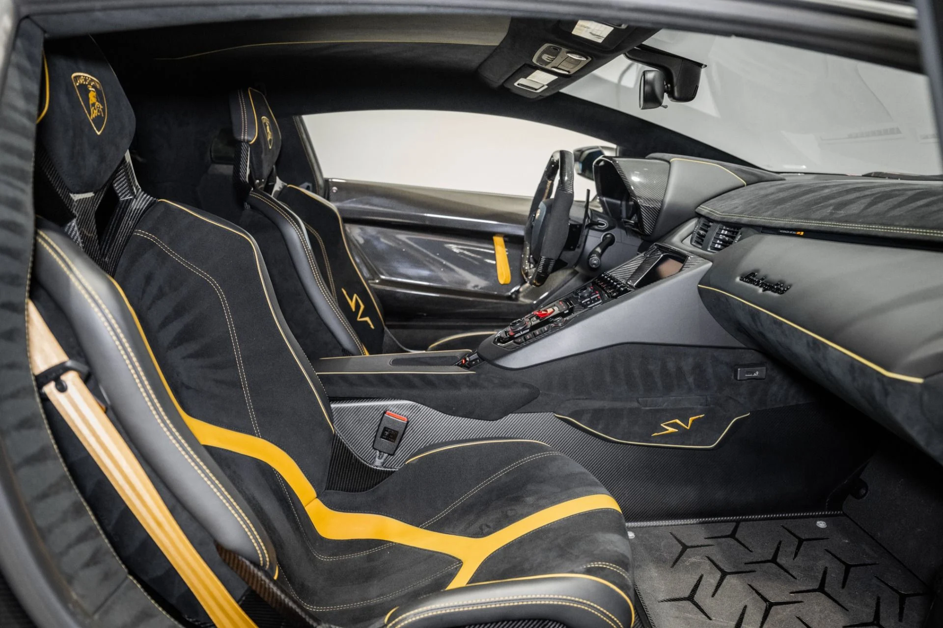 mph027_3377938141_Used_2016_Lamborghini_Aventador_LP_750_4_SV_Coupe_1783114442_4c49b7adc9