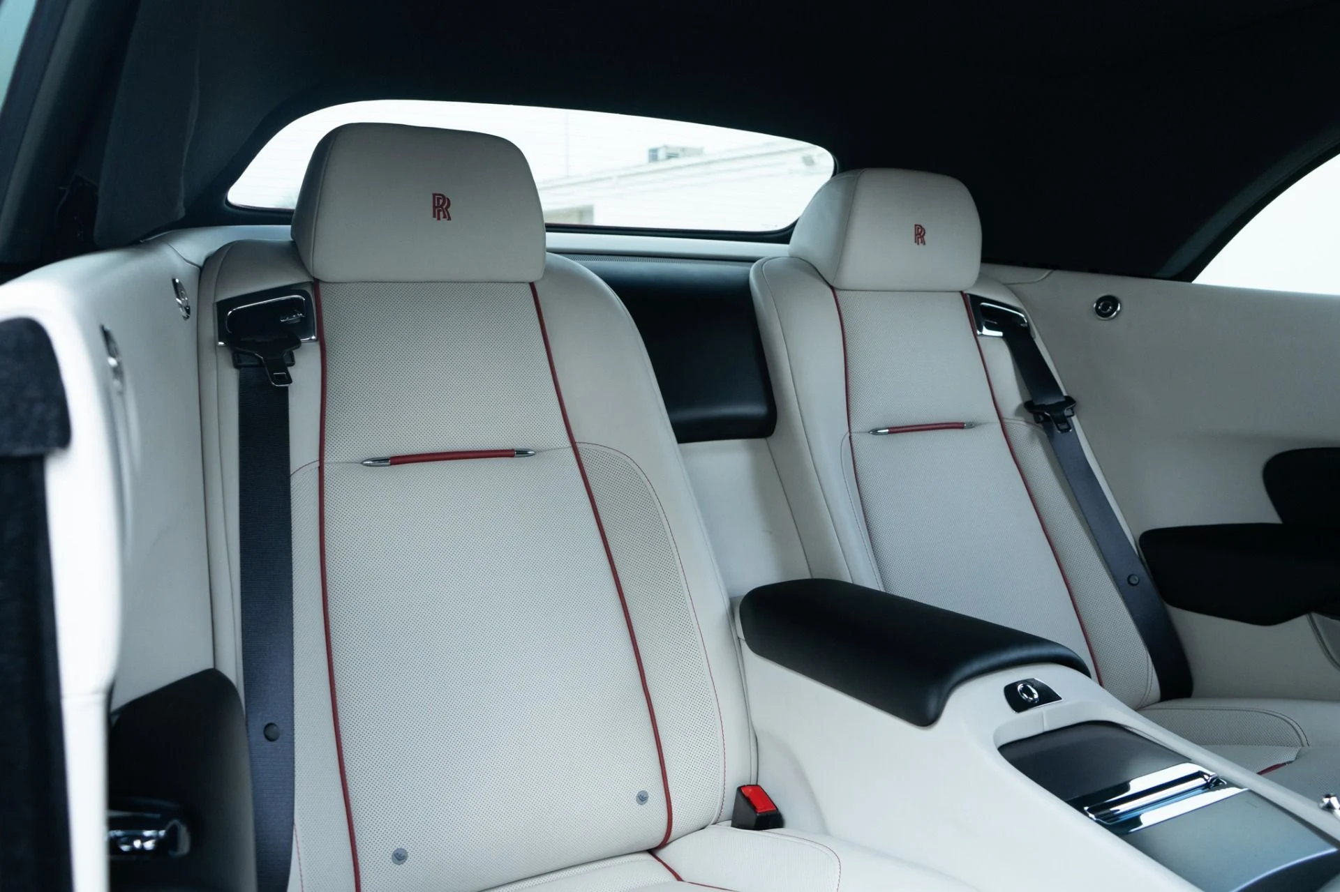 mph027_3388544463_Used_2017_Rolls_Royce_Dawn_1771784248_689b9a7e00