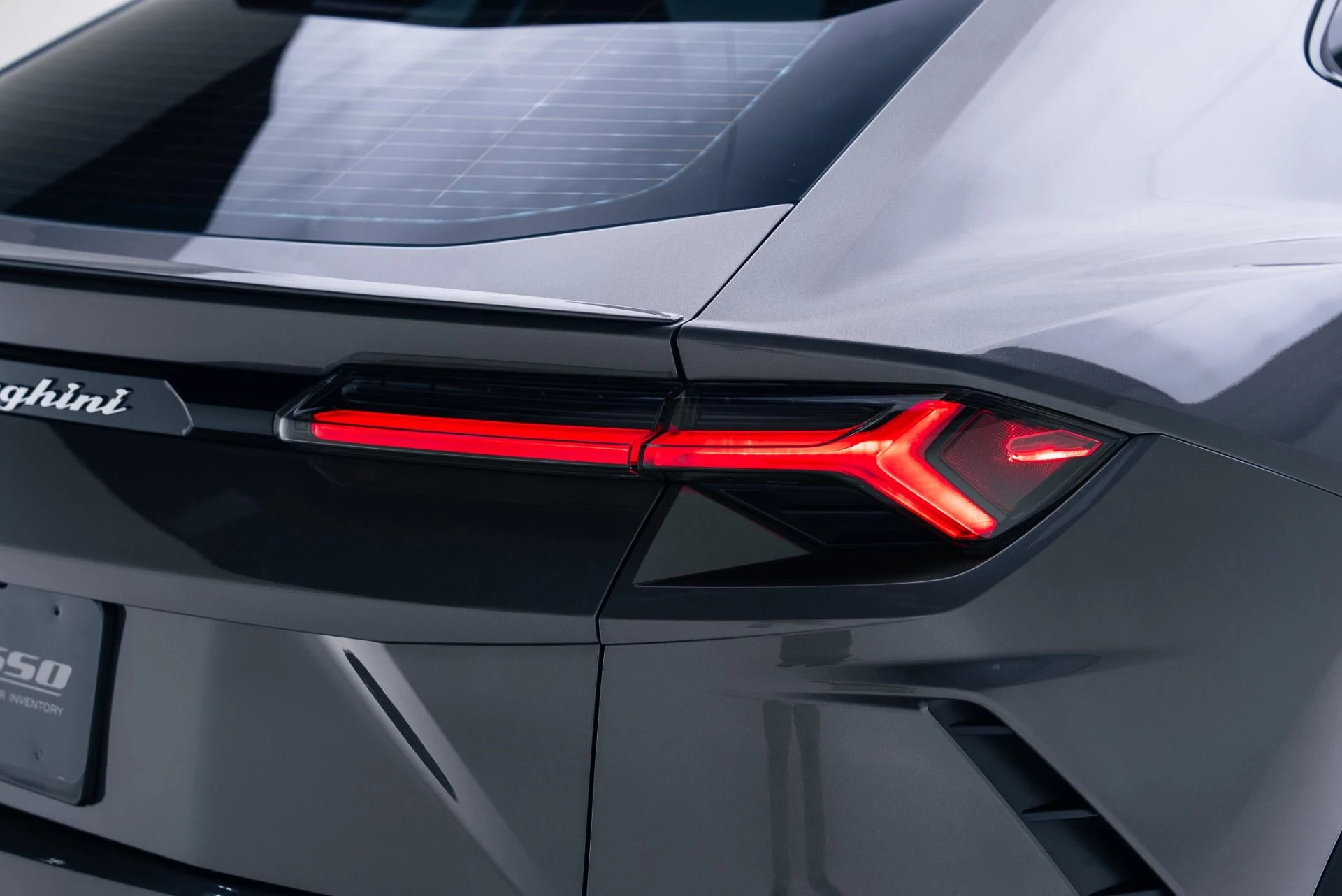 mph027_3406492742_Used_2021_Lamborghini_Urus_1764807920_f801ddaede