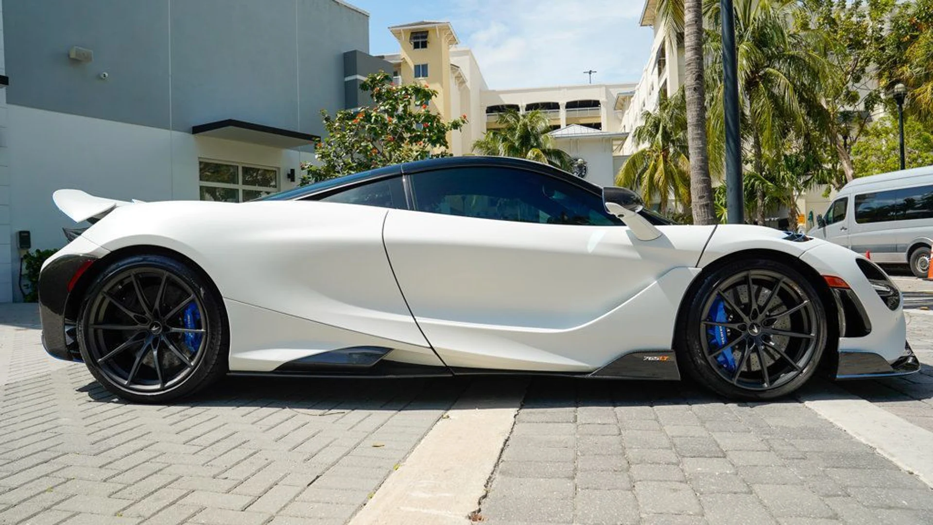 mph027_3408630536_used_2021_mclaren_765lt_coupe_14354_22828181_28_1024_63ecaf51f5