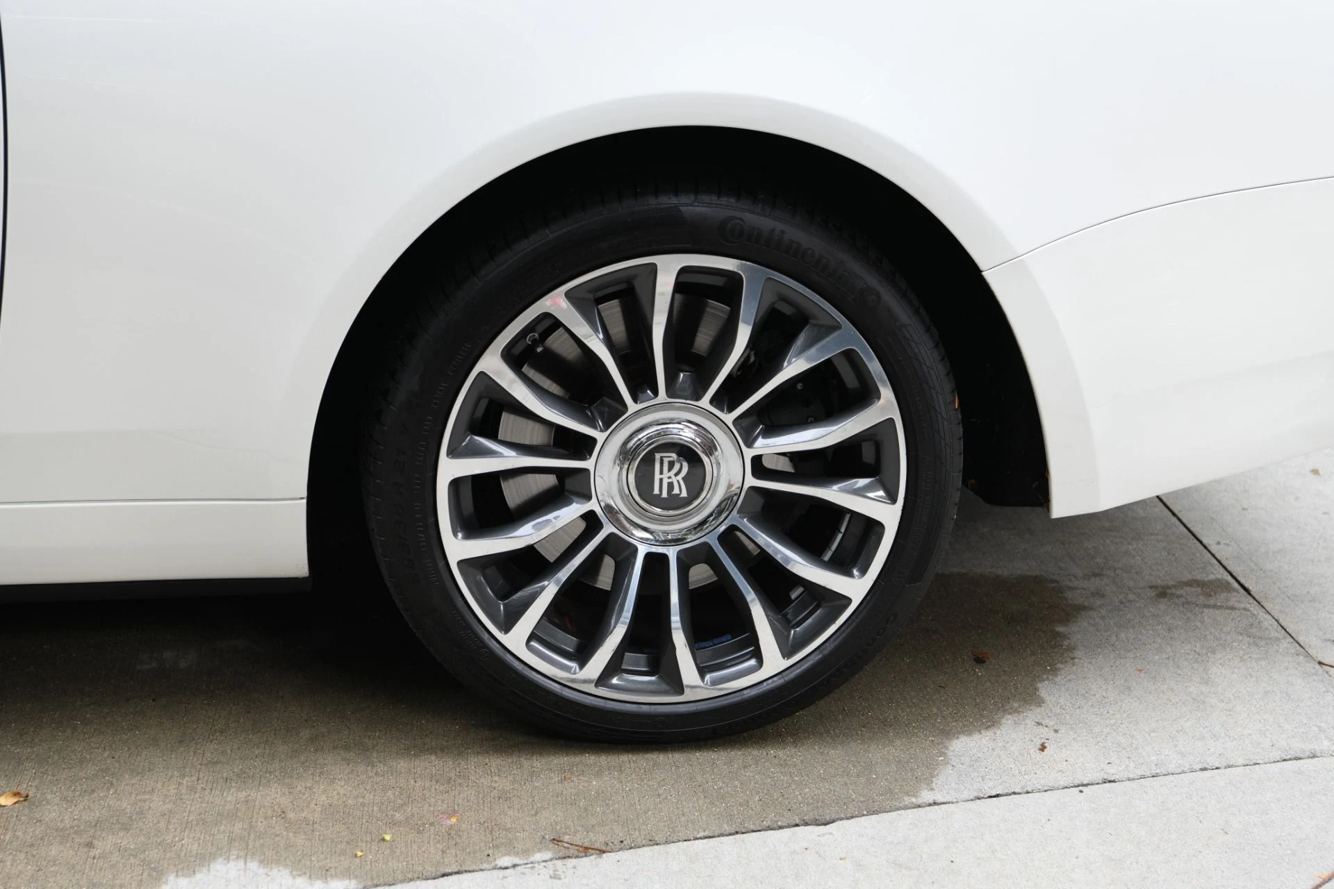 mph027_3409611283_10800_p29_l_9de6a15273