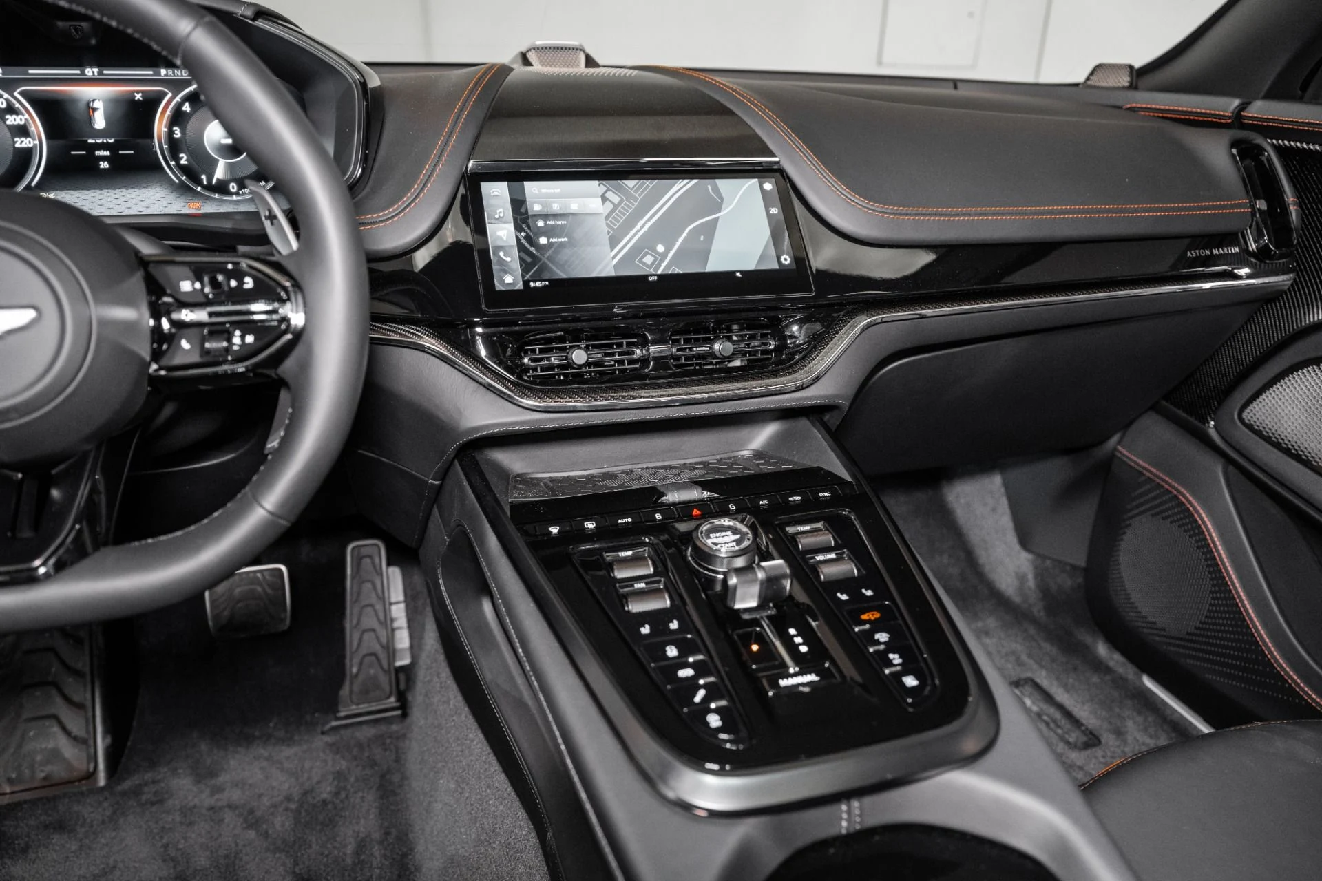 mph027_3415241979_Used_2025_Aston_Martin_DBX_707_1748959342_58017f3f54