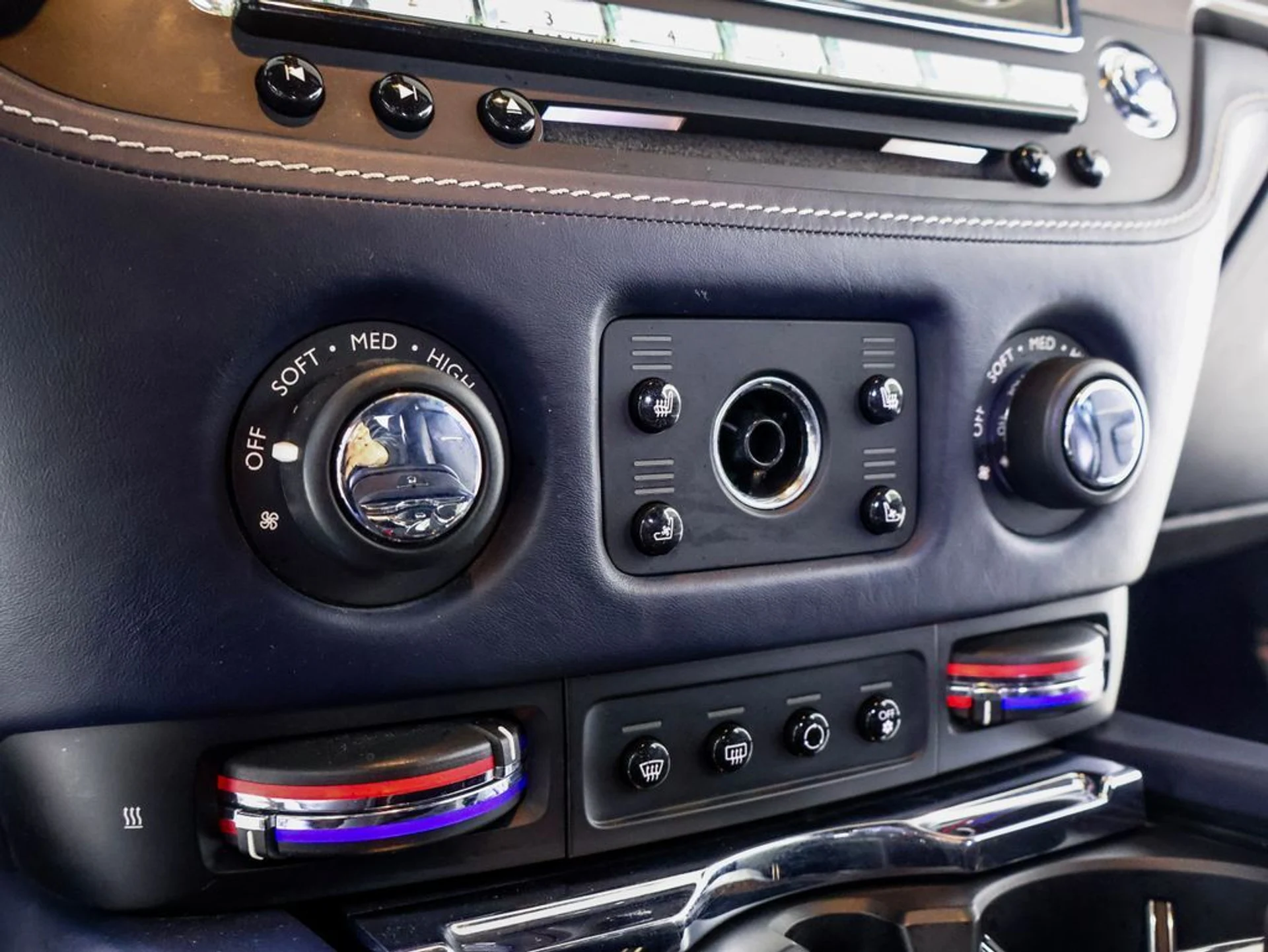 mph027_3417864293_e61d23177af8e94bc7f6db9440bfe65ex_bd7c371807