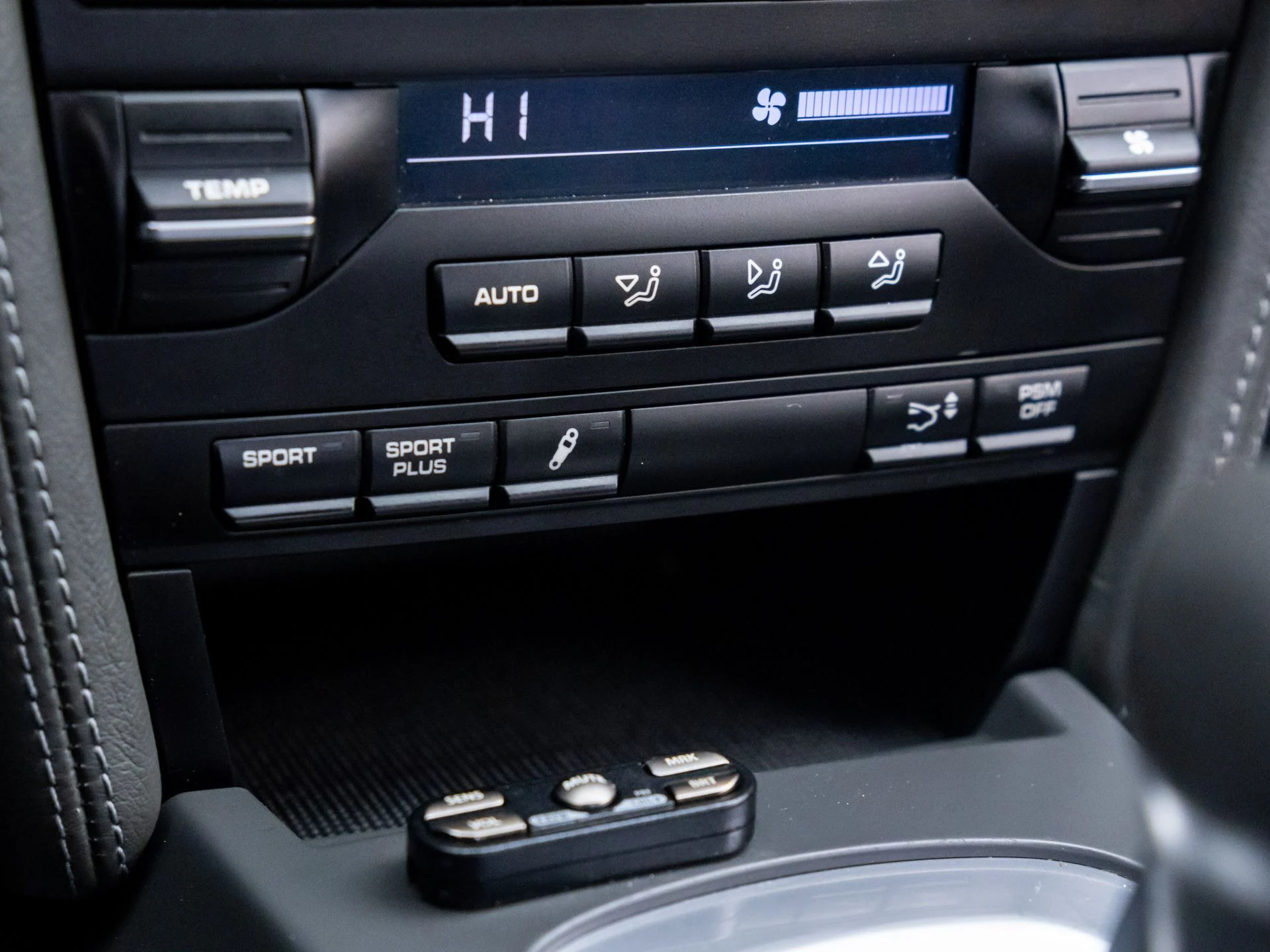 mph027_3437578020_df732a6c85f4f1d7d22ae9962ba19da0x_b8db80ccd6