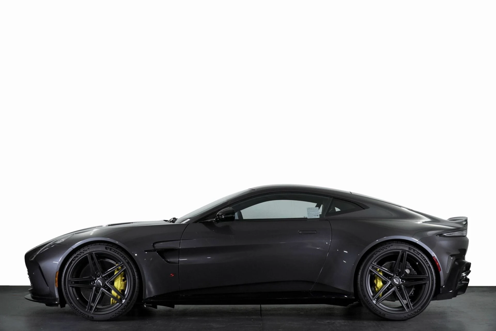 mph027_3443086475_New_2026_Aston_Martin_Vantage_S_1768374197_860c03134d