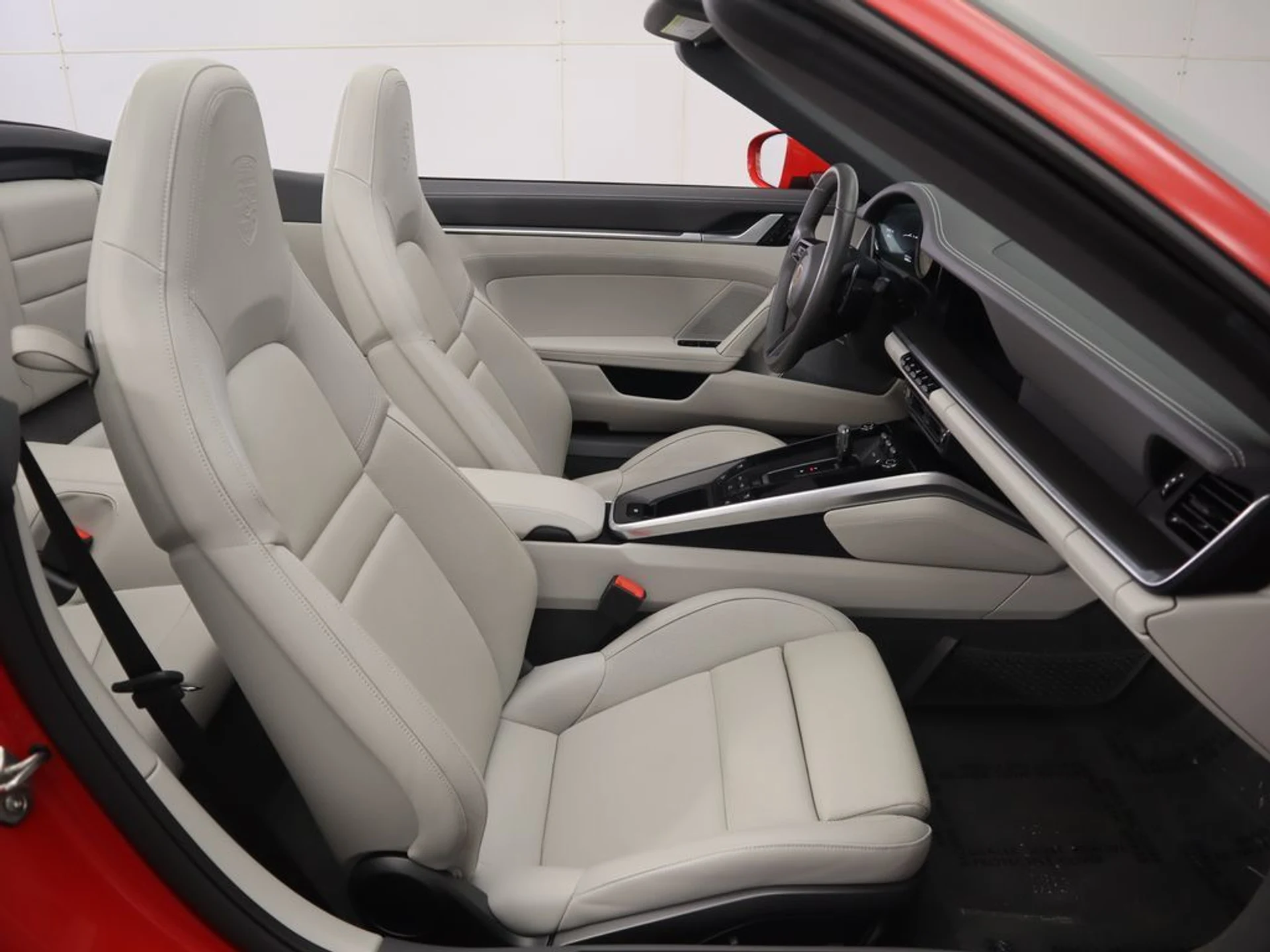 mph027_3443682211_used_2021_porsche_911_carrera4scabriolet_8119_22977692_28_1024_06ac30d8aa