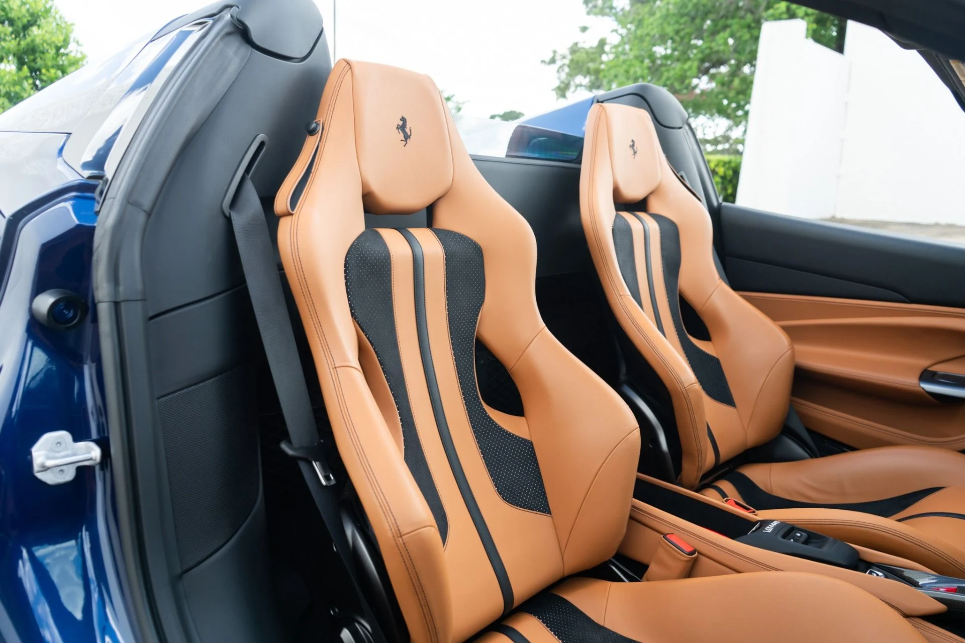 mph027_3450773496_Used_2022_Ferrari_F8_Spider_1779493507_ccfef26637