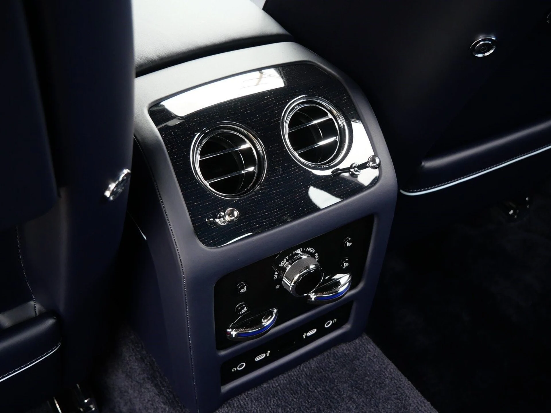 mph027_3451313044_6c59be5f581470c5f8d424aecde99534x_2b27cb1100