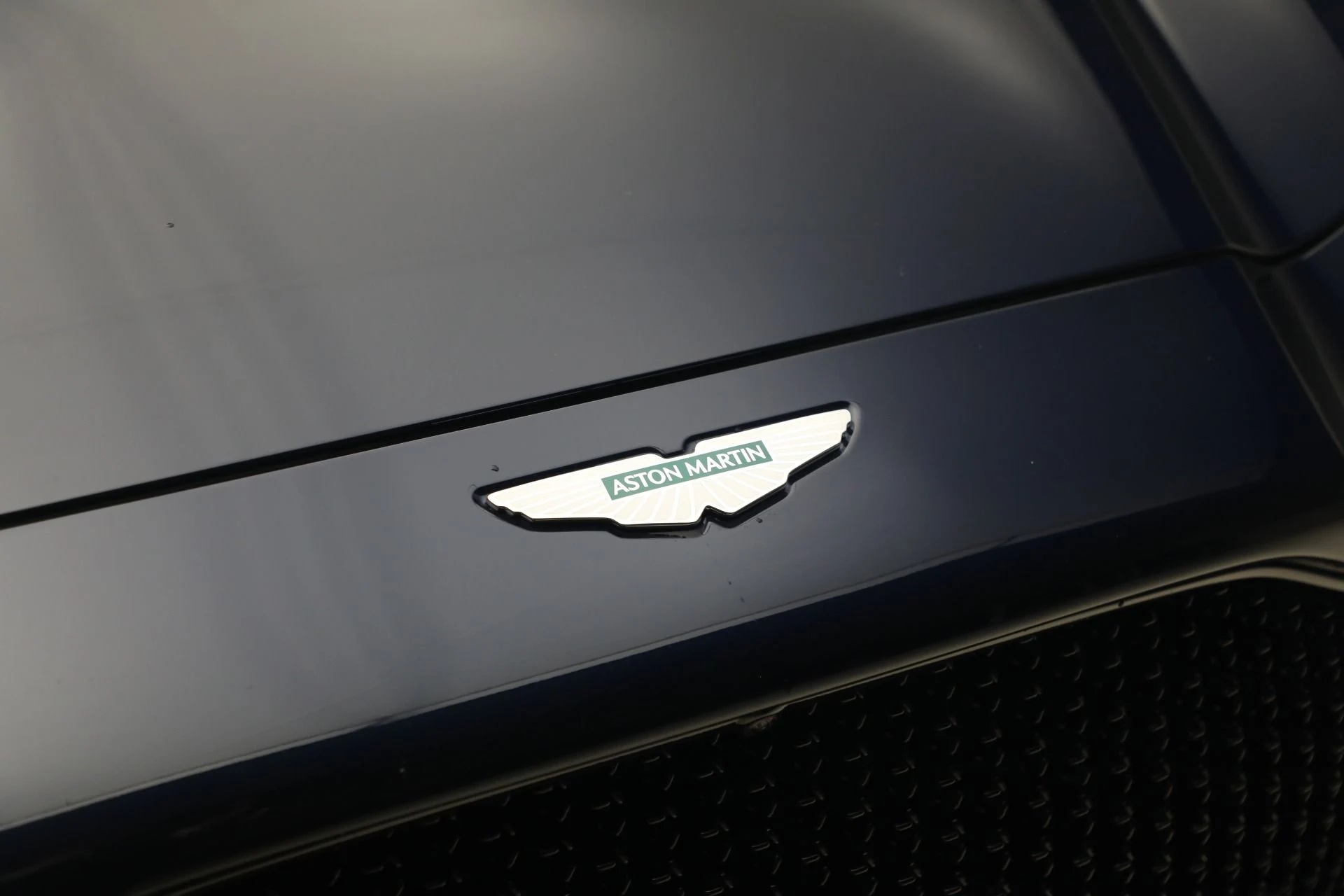 mph027_3452470973_New_2026_Aston_Martin_DBX_S_1787860964_409197b3e6