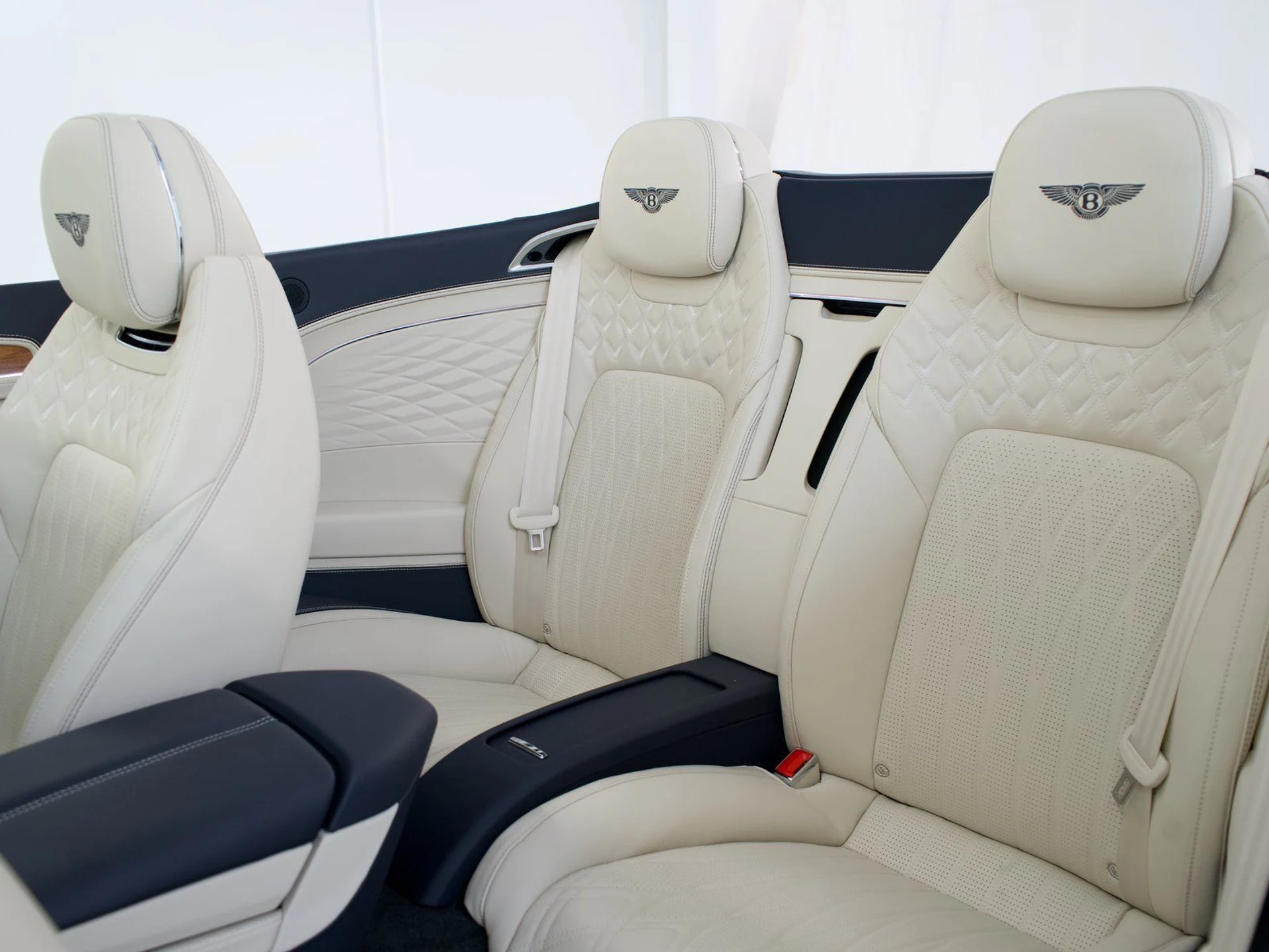 mph027_3453258270_46ff314ebe5576f94b20f55670d02331_d8f295adf1