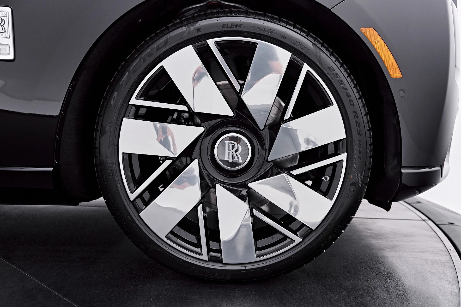 mph027_3453352082_Used_2026_Rolls_Royce_Cullinan_Base_1788023438_fb781e2e5f