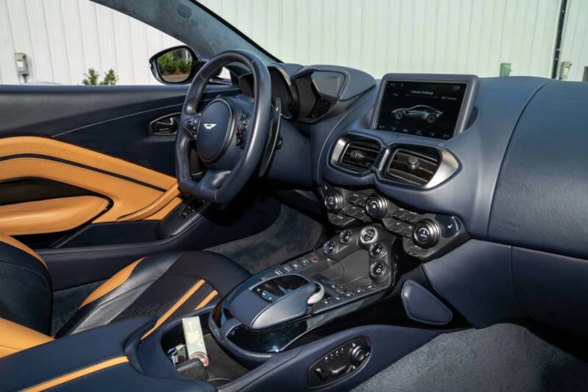 mph027_345916881_2020_aston_martin_vantage_base_2dr_coupe_1bef523936