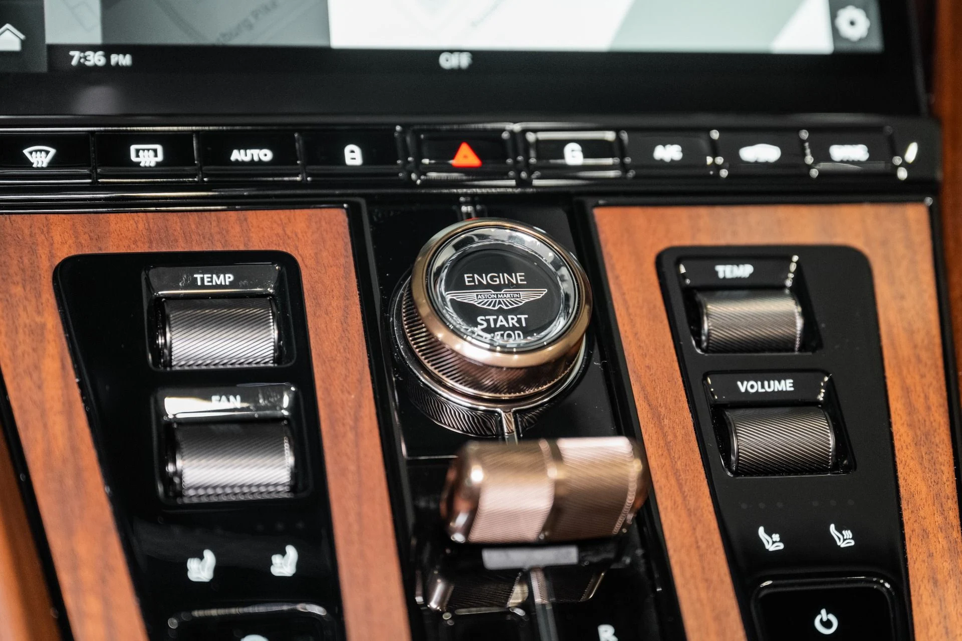 mph027_346563302_New_2026_Aston_Martin_DB_12_Volante_1772211091_63240ef3b4